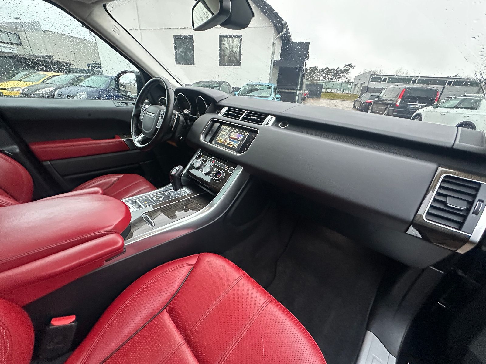 Fahrzeugabbildung Land Rover Range Rover Sport 3.0 SDV6 HSE AHK STH Pano SH