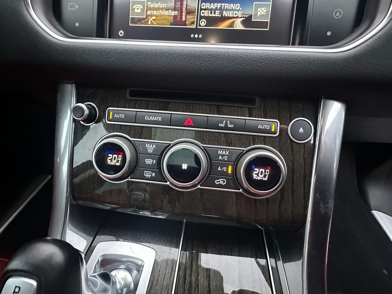 Fahrzeugabbildung Land Rover Range Rover Sport 3.0 SDV6 HSE AHK STH Pano SH