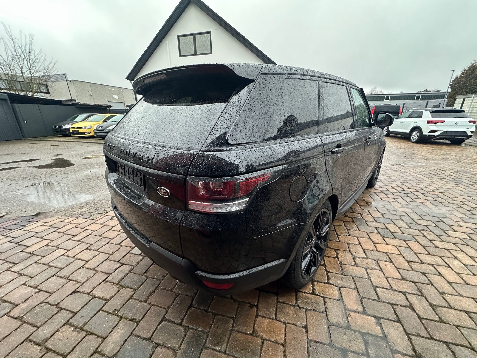 Fahrzeugabbildung Land Rover Range Rover Sport 3.0 SDV6 HSE AHK STH Pano SH