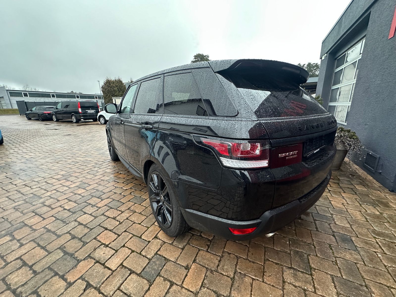 Fahrzeugabbildung Land Rover Range Rover Sport 3.0 SDV6 HSE AHK STH Pano SH
