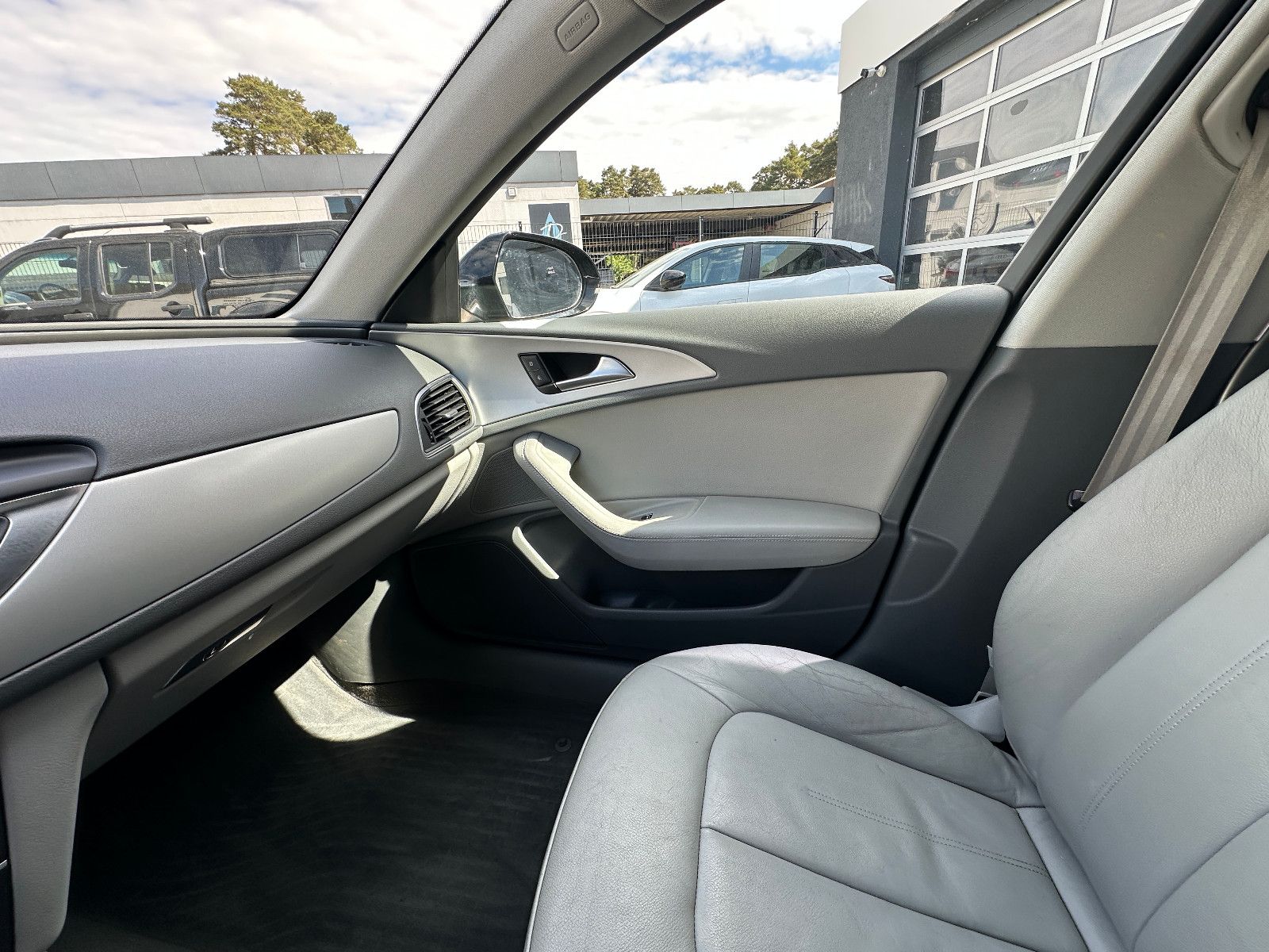 Fahrzeugabbildung Audi A6 Avant 3.0 TDI 204 PS HU neu LH SH Navi