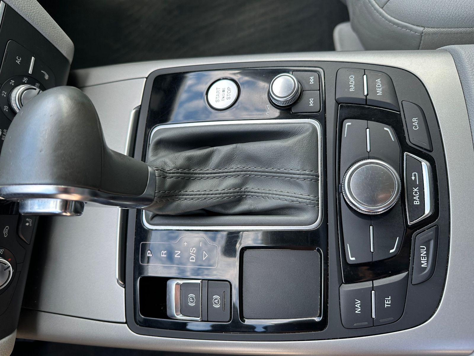 Fahrzeugabbildung Audi A6 Avant 3.0 TDI 204 PS HU neu LH SH Navi