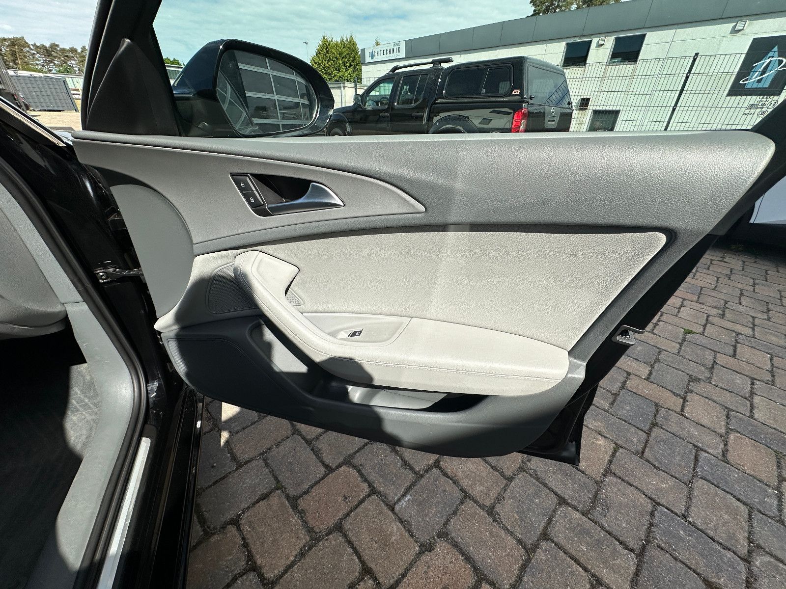 Fahrzeugabbildung Audi A6 Avant 3.0 TDI 204 PS HU neu LH SH Navi