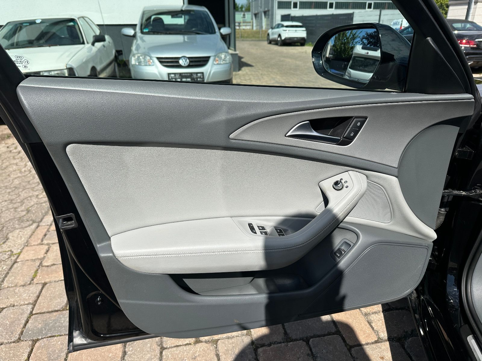 Fahrzeugabbildung Audi A6 Avant 3.0 TDI 204 PS HU neu LH SH Navi