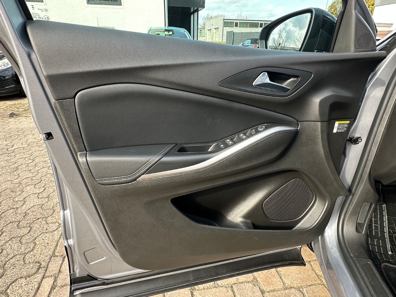 Fahrzeugabbildung Opel Grandland GS Line 1.2 130 PS Autom. Leder