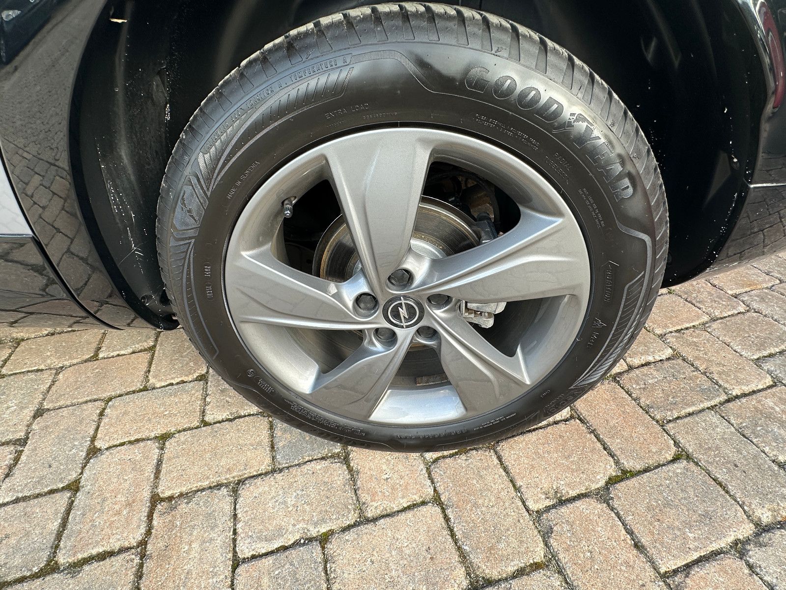 Fahrzeugabbildung Opel Grandland GS Line 1.2 130 PS Autom. Leder