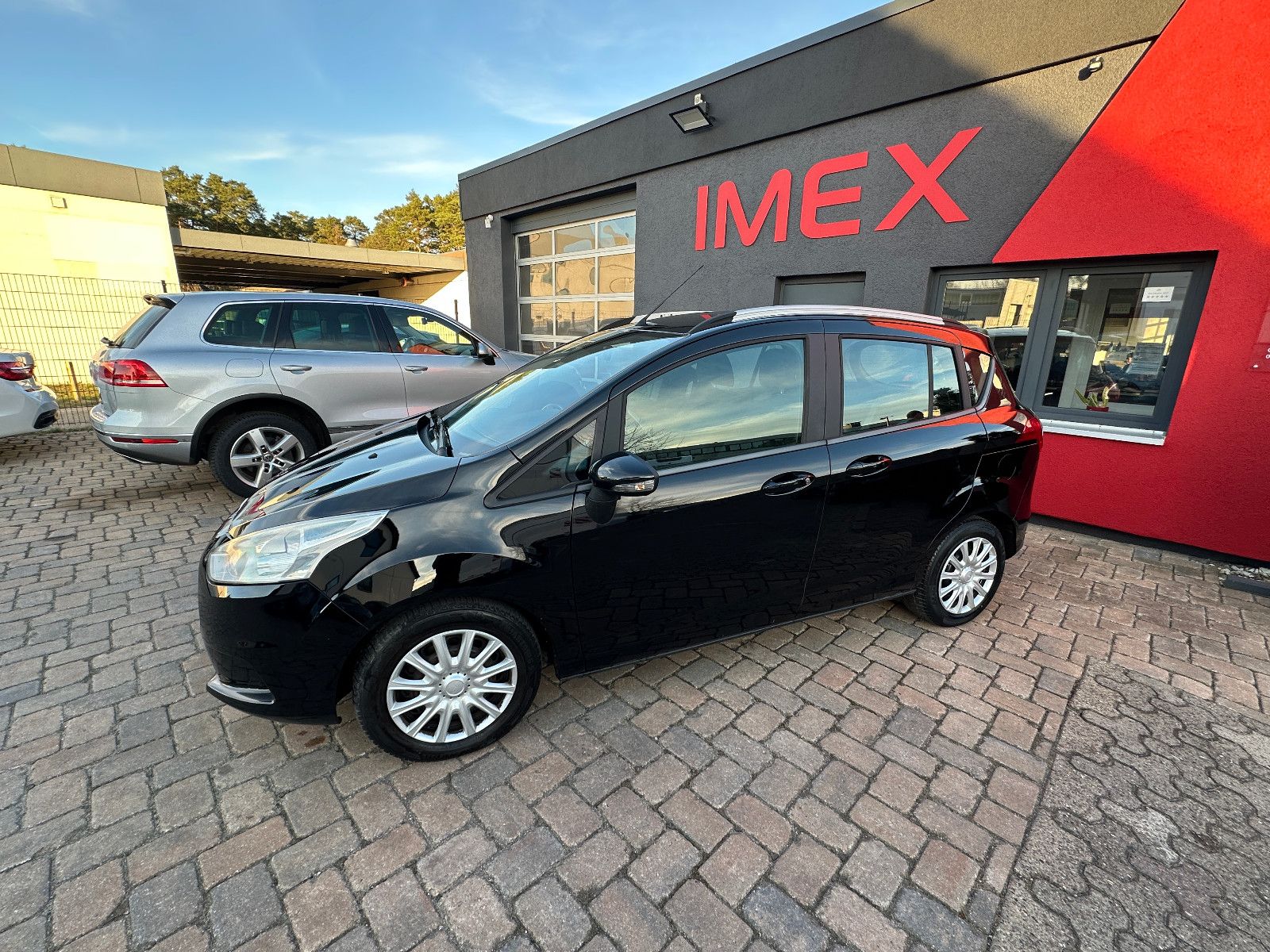 Fahrzeugabbildung Ford B-Max Trend 1.0 101 PS HU neu ZR neu