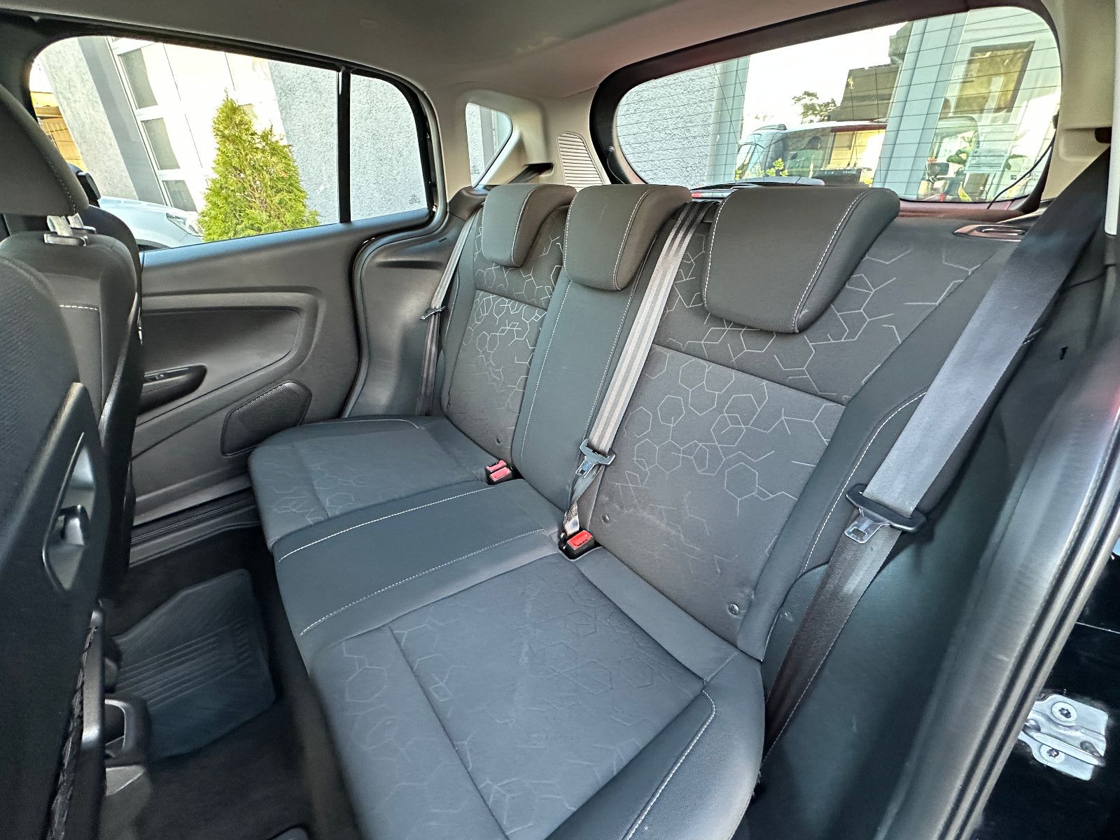 Fahrzeugabbildung Ford B-Max Trend 1.0 101 PS HU neu ZR neu