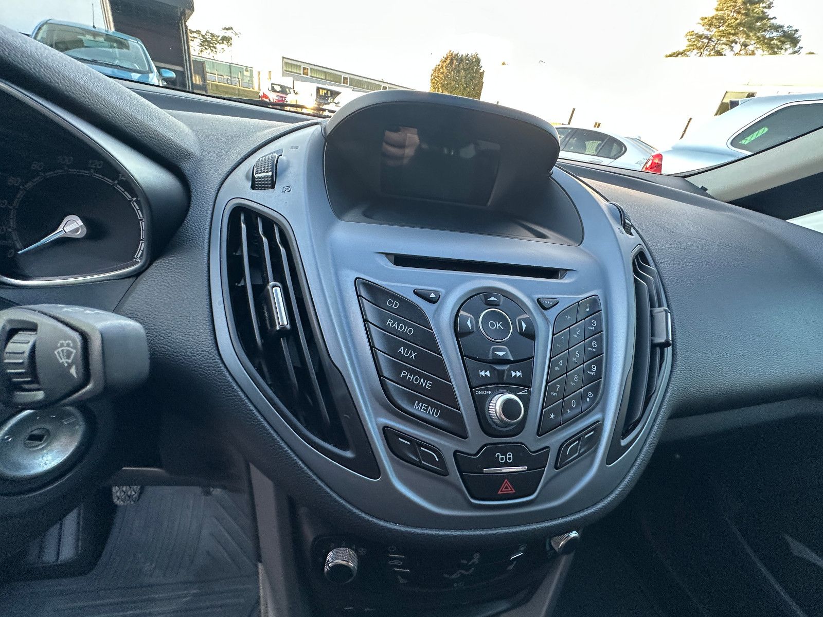 Fahrzeugabbildung Ford B-Max Trend 1.0 101 PS HU neu ZR neu