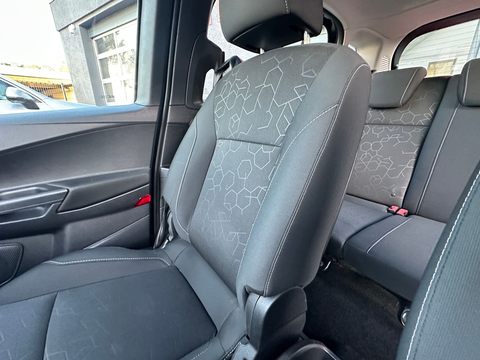 Fahrzeugabbildung Ford B-Max Trend 1.0 101 PS HU neu ZR neu