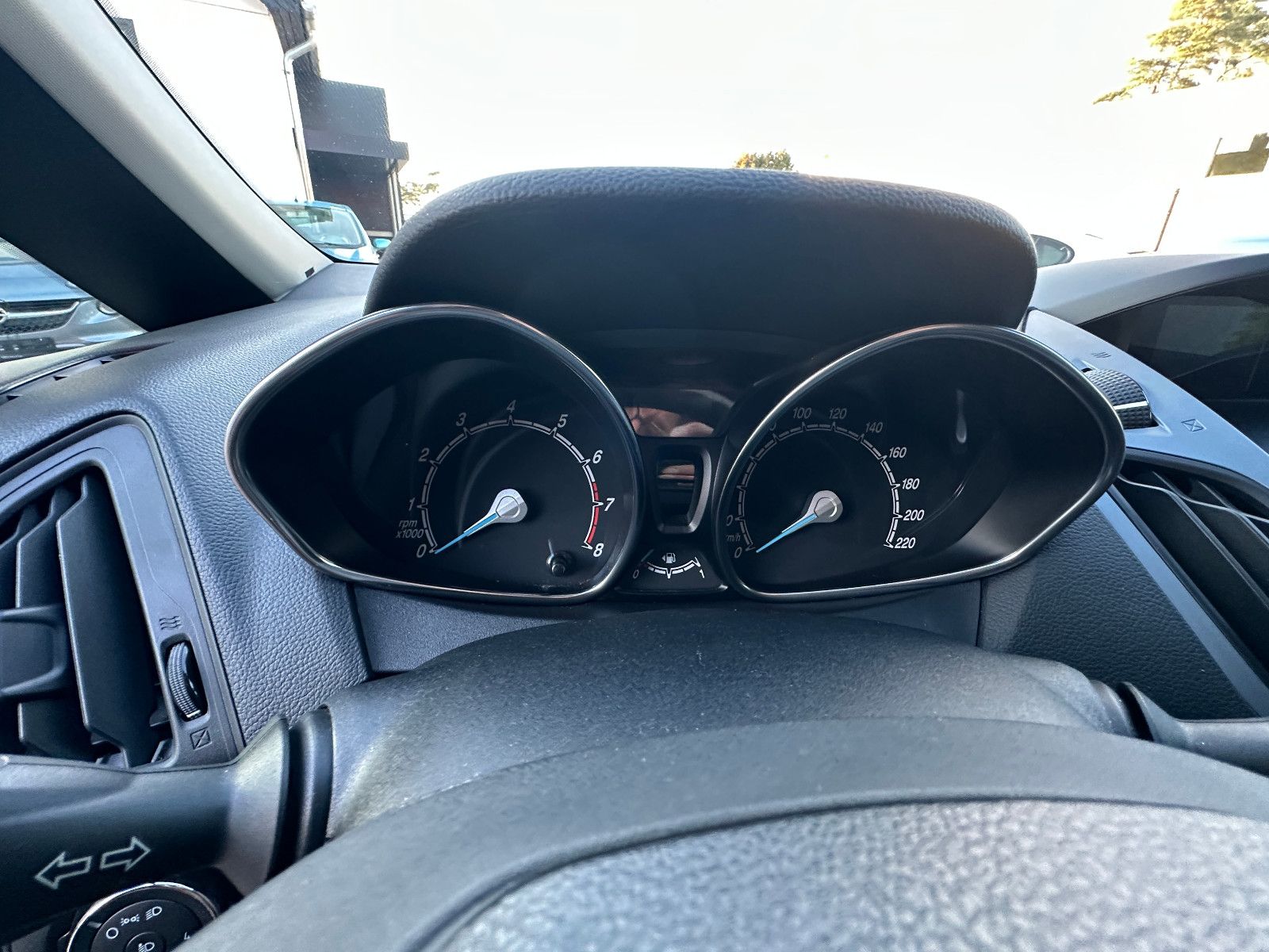 Fahrzeugabbildung Ford B-Max Trend 1.0 101 PS HU neu ZR neu