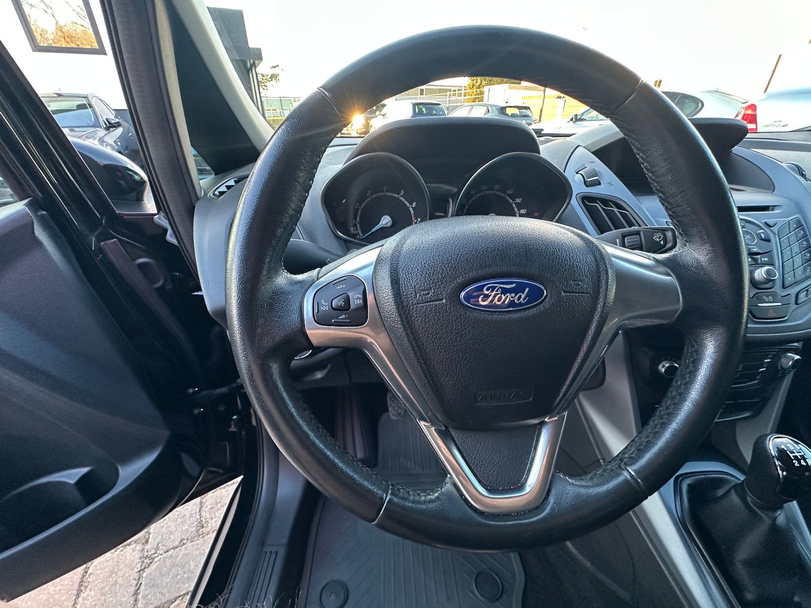 Fahrzeugabbildung Ford B-Max Trend 1.0 101 PS HU neu ZR neu