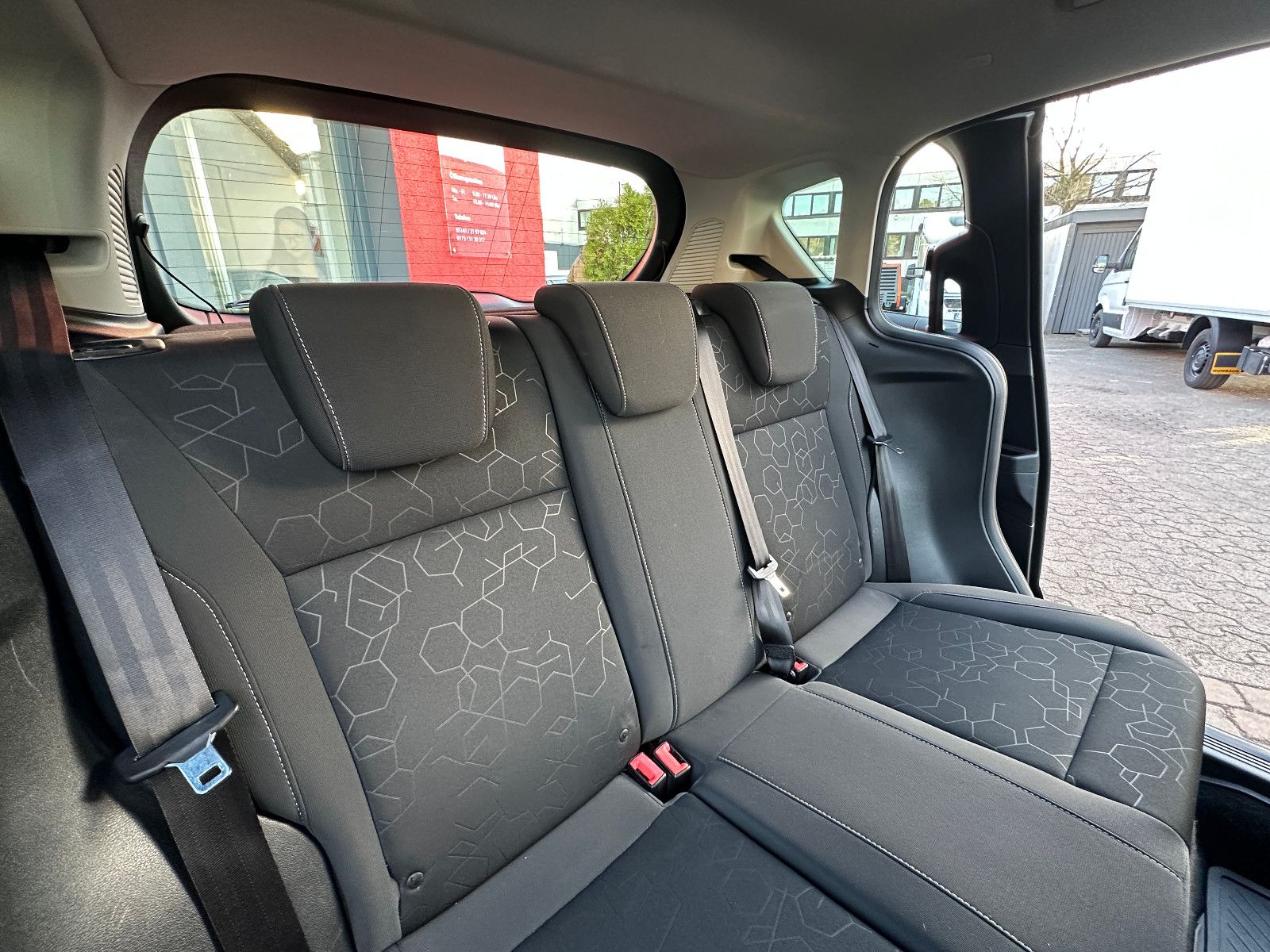 Fahrzeugabbildung Ford B-Max Trend 1.0 101 PS HU neu ZR neu