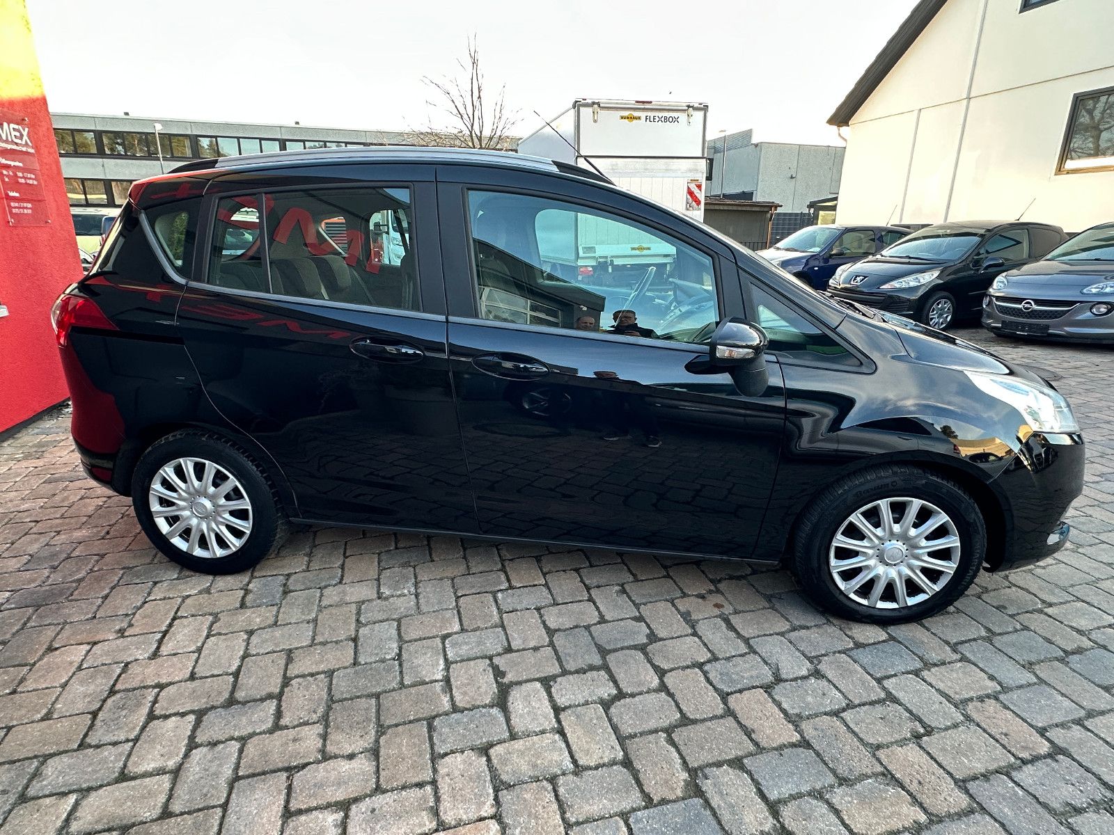 Fahrzeugabbildung Ford B-Max Trend 1.0 101 PS HU neu ZR neu
