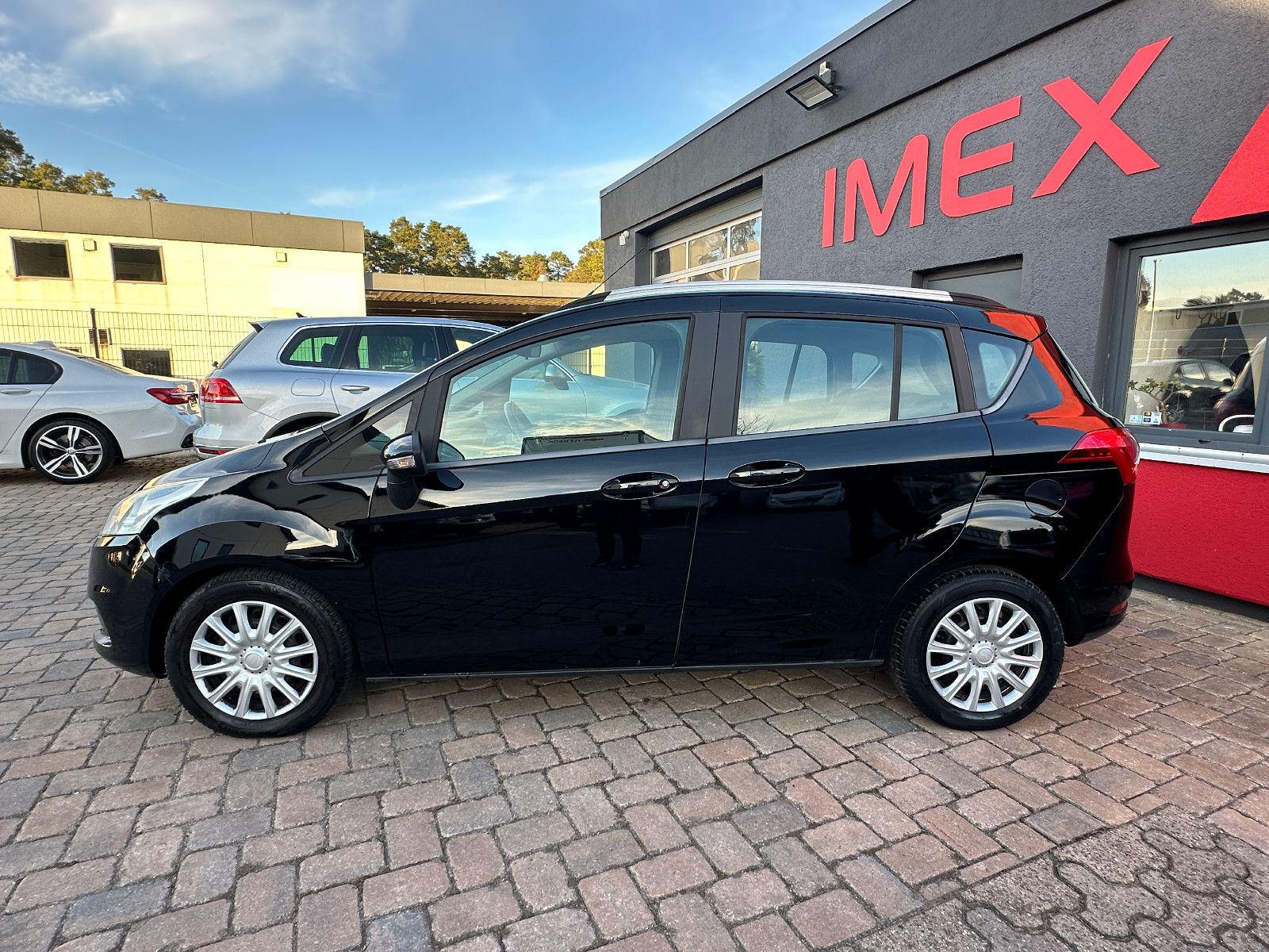 Fahrzeugabbildung Ford B-Max Trend 1.0 101 PS HU neu ZR neu