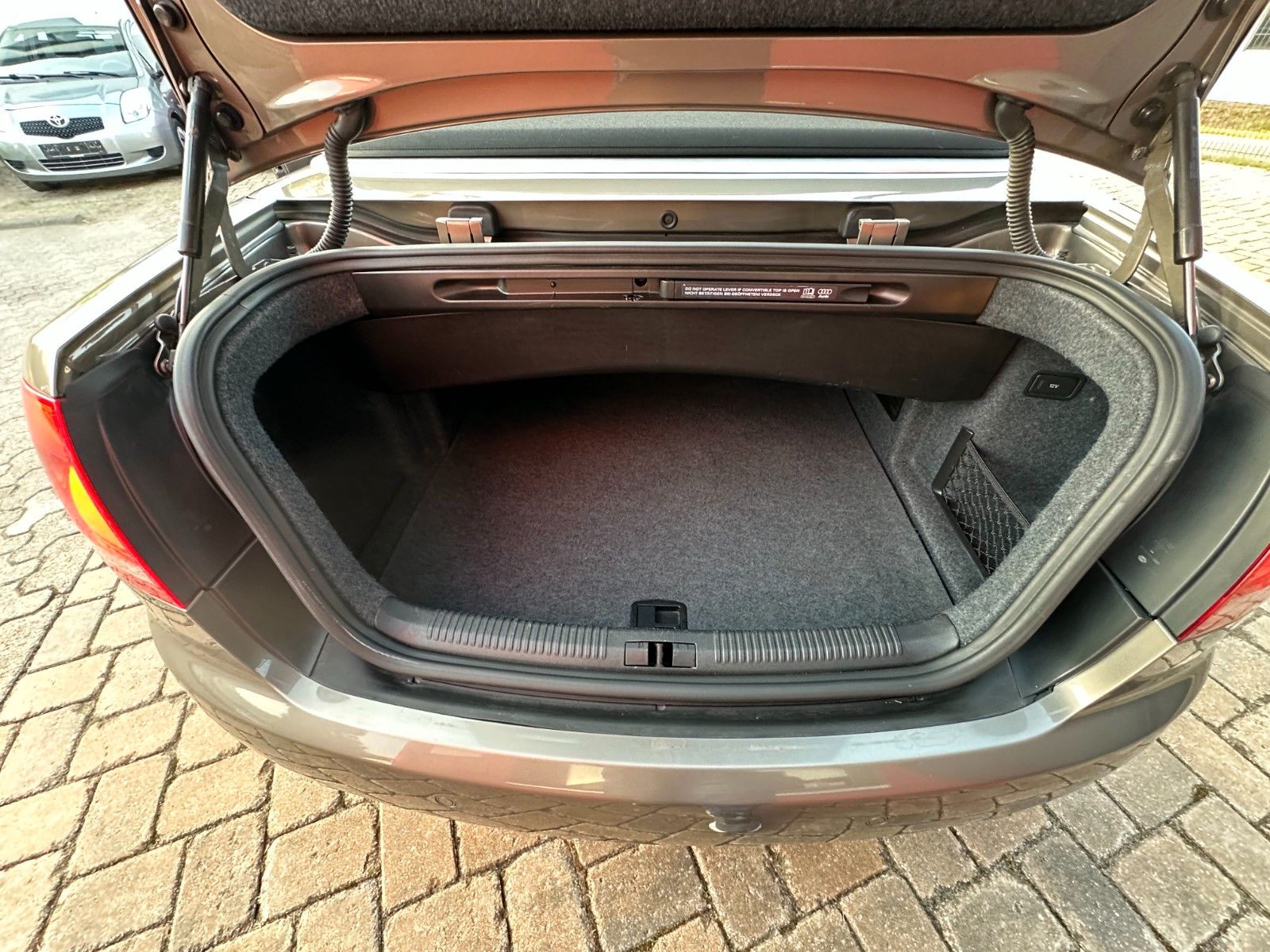 Fahrzeugabbildung Audi A4 Cabriolet 2.0 TFSI S-Line Sport Plus Bose