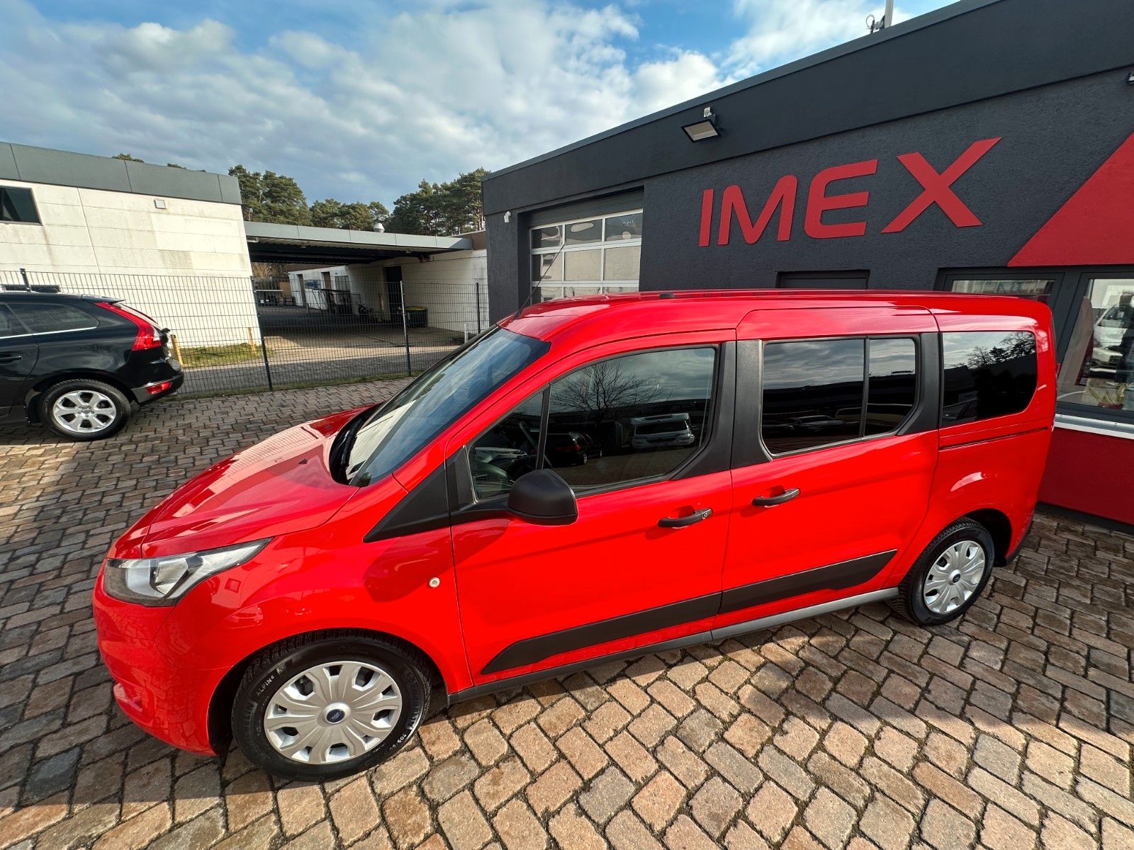 Fahrzeugabbildung Ford Connect Kombi lang Trend 1.5 120 PS Navi PDC