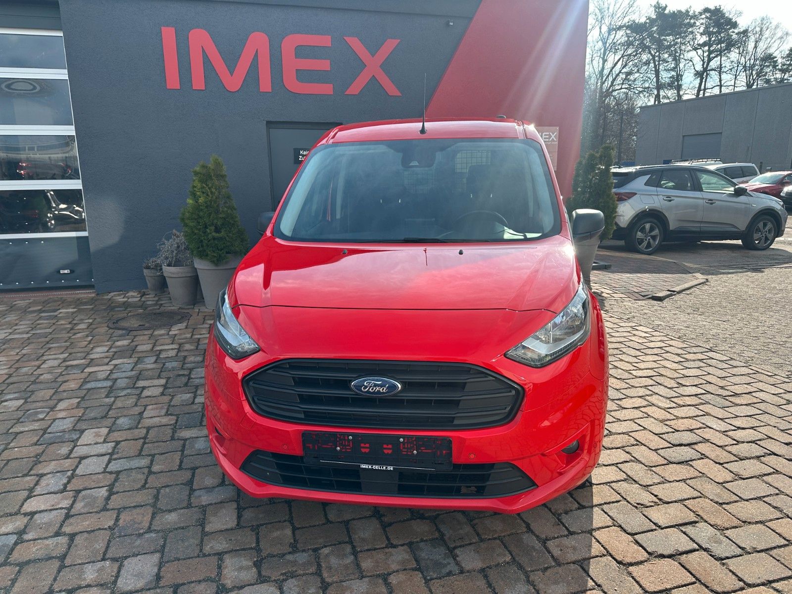 Fahrzeugabbildung Ford Connect Kombi lang Trend 1.5 120 PS Navi PDC