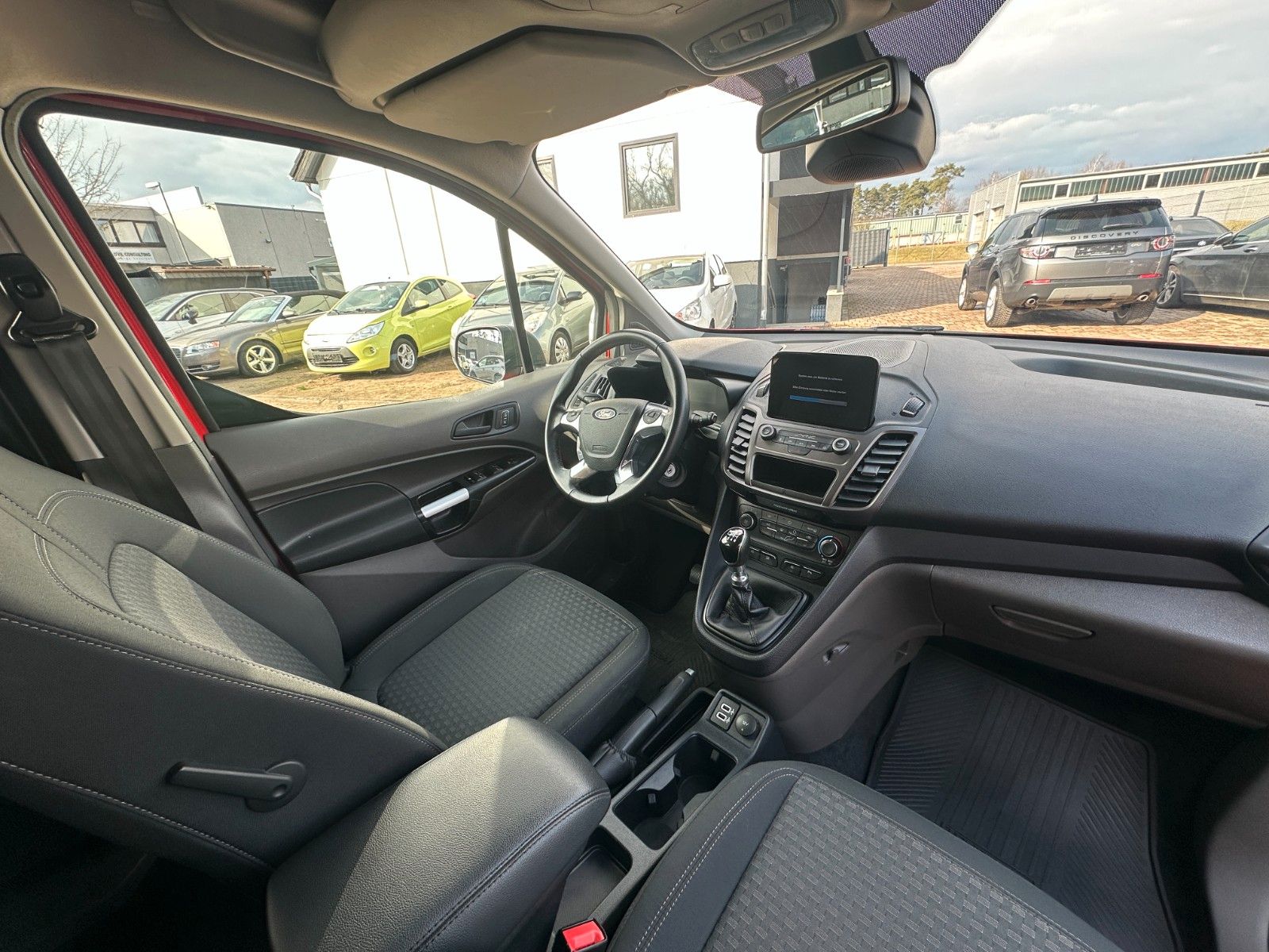 Fahrzeugabbildung Ford Connect Kombi lang Trend 1.5 120 PS Navi PDC