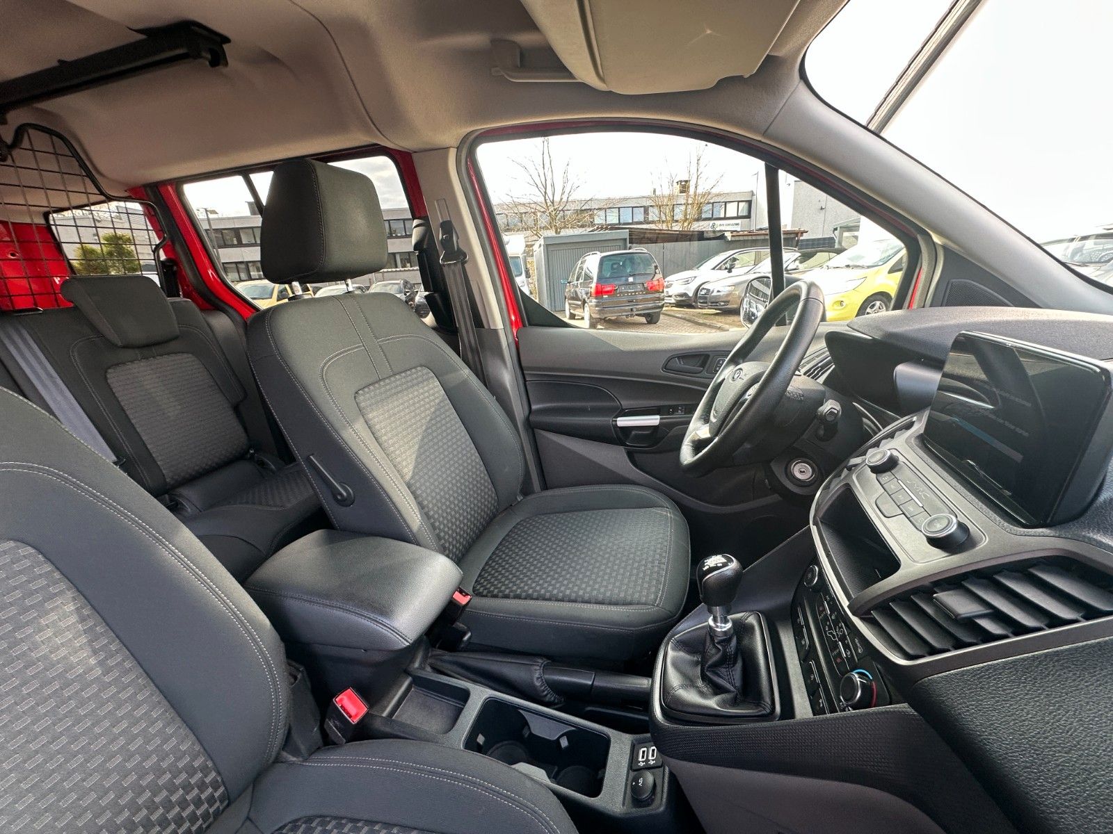 Fahrzeugabbildung Ford Connect Kombi lang Trend 1.5 120 PS Navi PDC