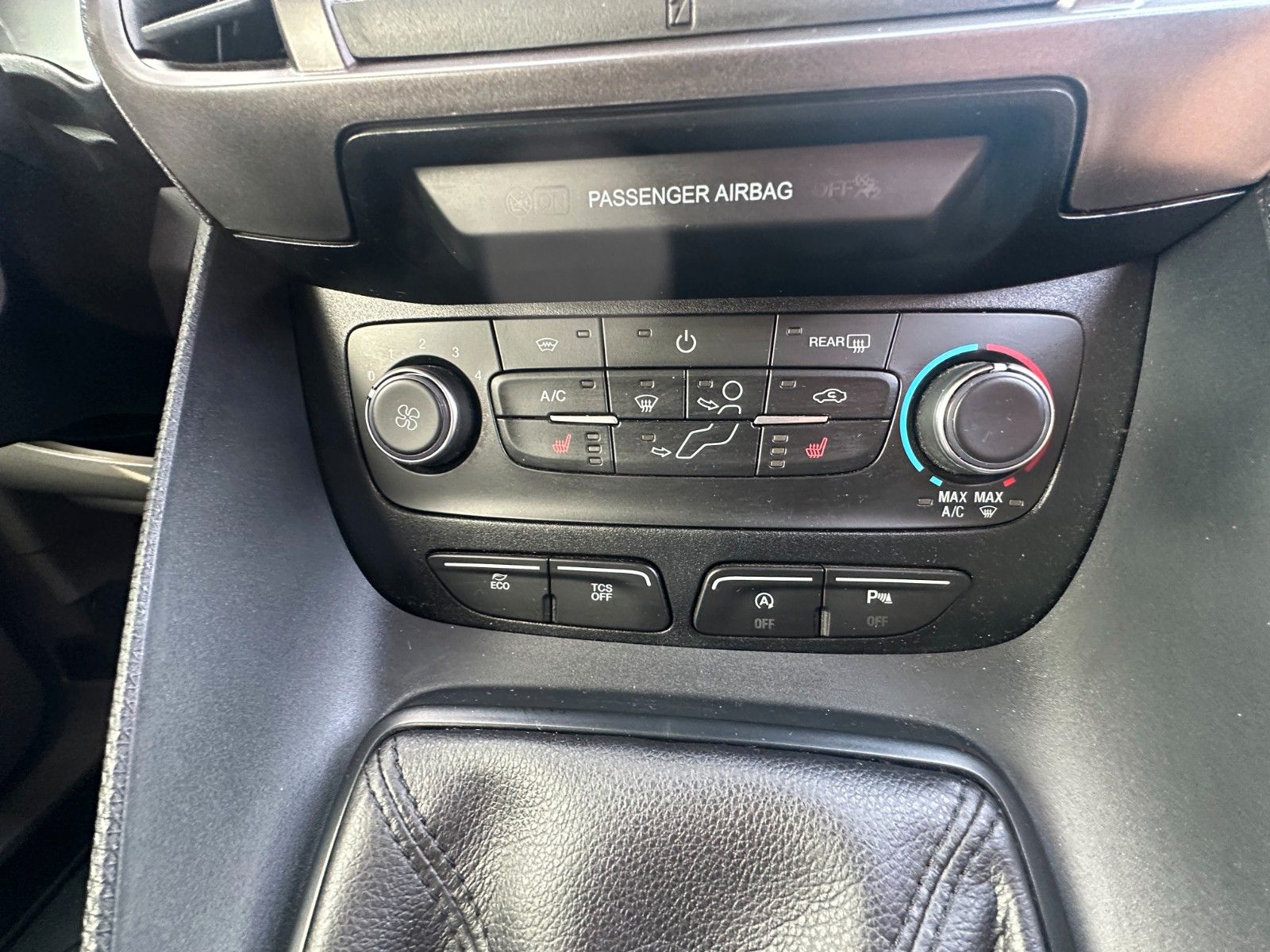 Fahrzeugabbildung Ford Connect Kombi lang Trend 1.5 120 PS Navi PDC