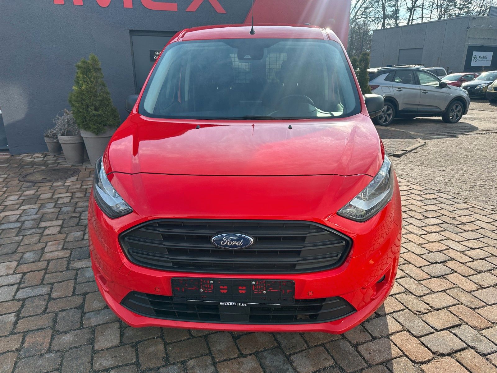 Fahrzeugabbildung Ford Connect Kombi lang Trend 1.5 120 PS Navi PDC