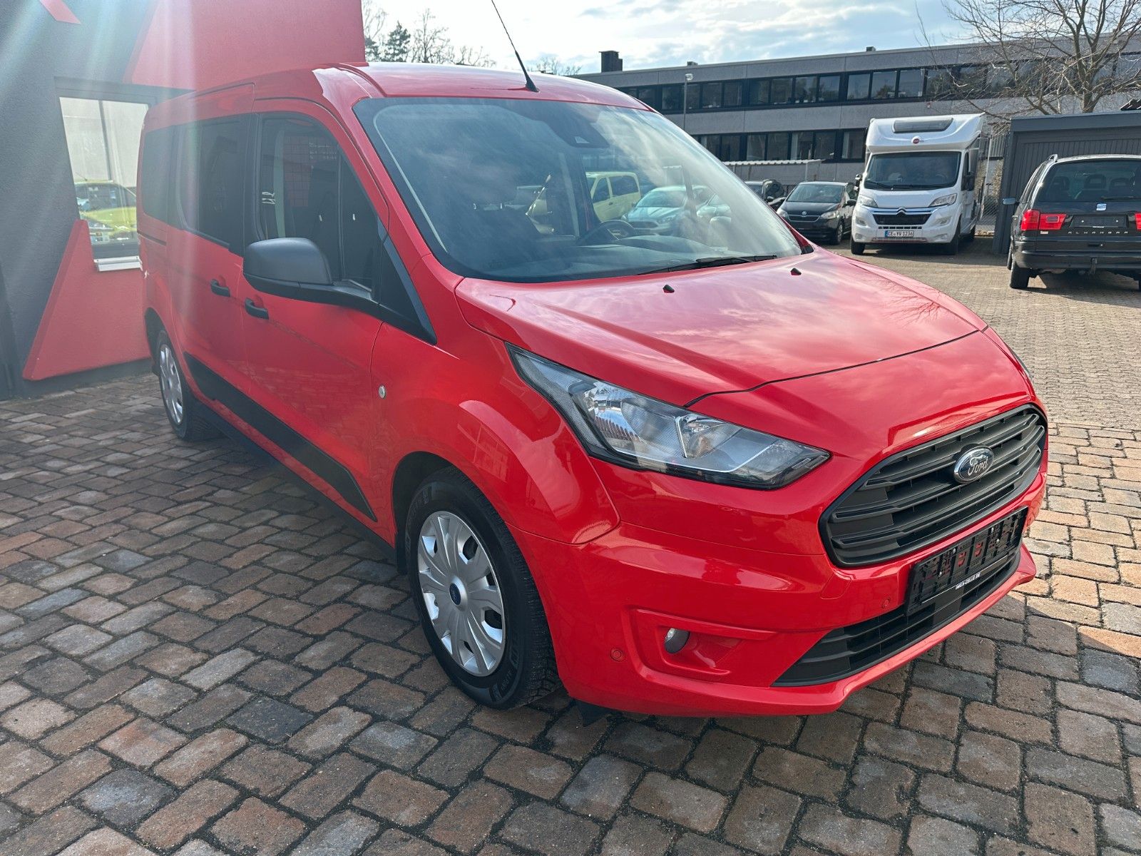 Fahrzeugabbildung Ford Connect Kombi lang Trend 1.5 120 PS Navi PDC