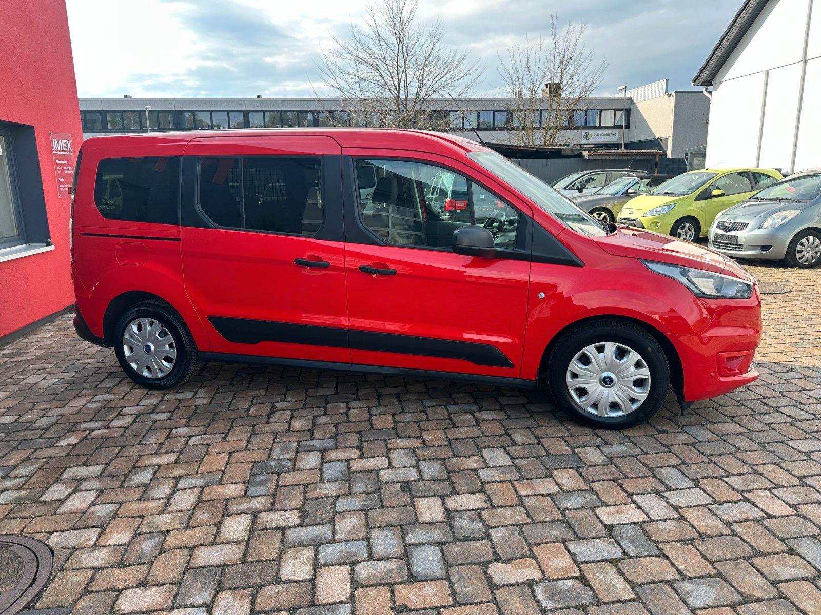 Fahrzeugabbildung Ford Connect Kombi lang Trend 1.5 120 PS Navi PDC