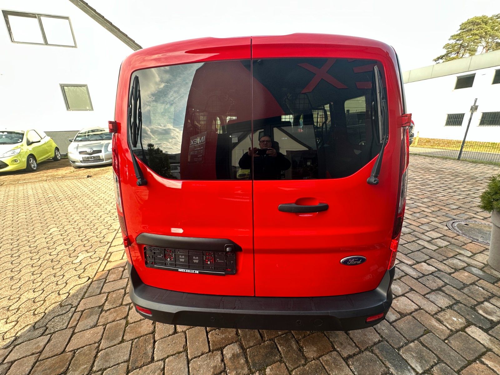 Fahrzeugabbildung Ford Connect Kombi lang Trend 1.5 120 PS Navi PDC