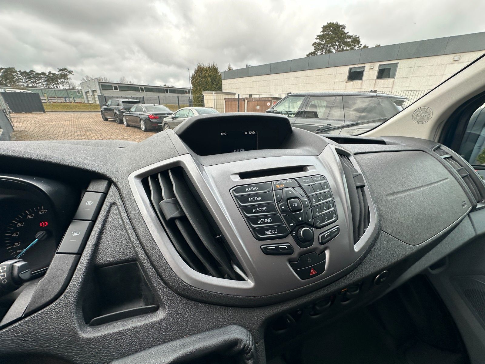 Fahrzeugabbildung Ford Transit Kombi 350 L3 Trend HU neu 170 PS AHK