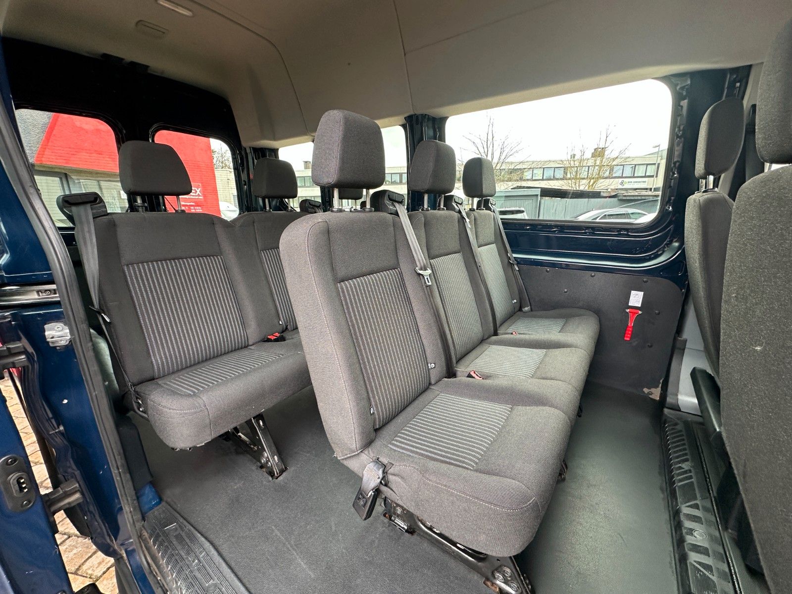 Fahrzeugabbildung Ford Transit Kombi 350 L3 Trend HU neu 170 PS AHK