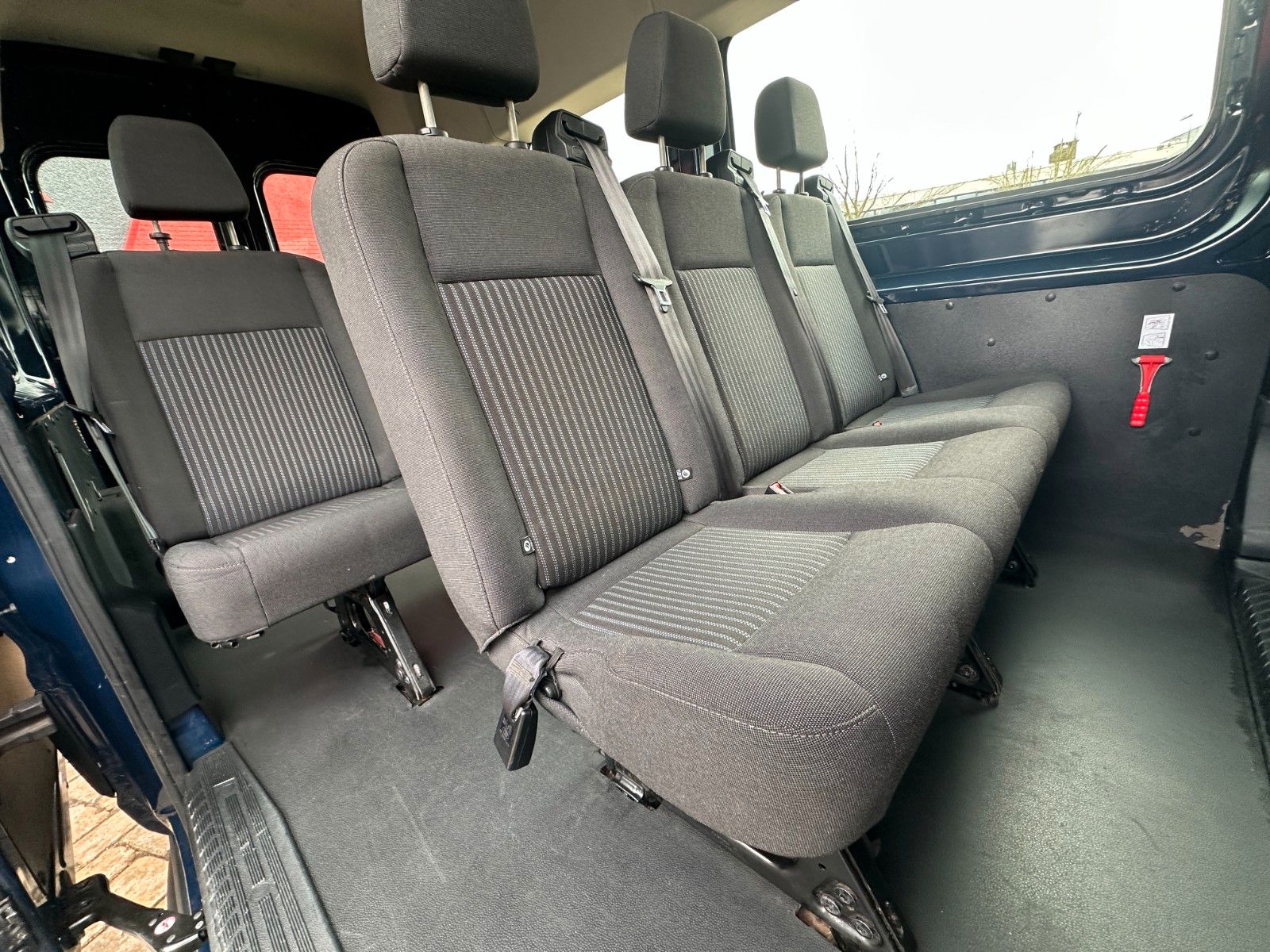 Fahrzeugabbildung Ford Transit Kombi 350 L3 Trend HU neu 170 PS AHK