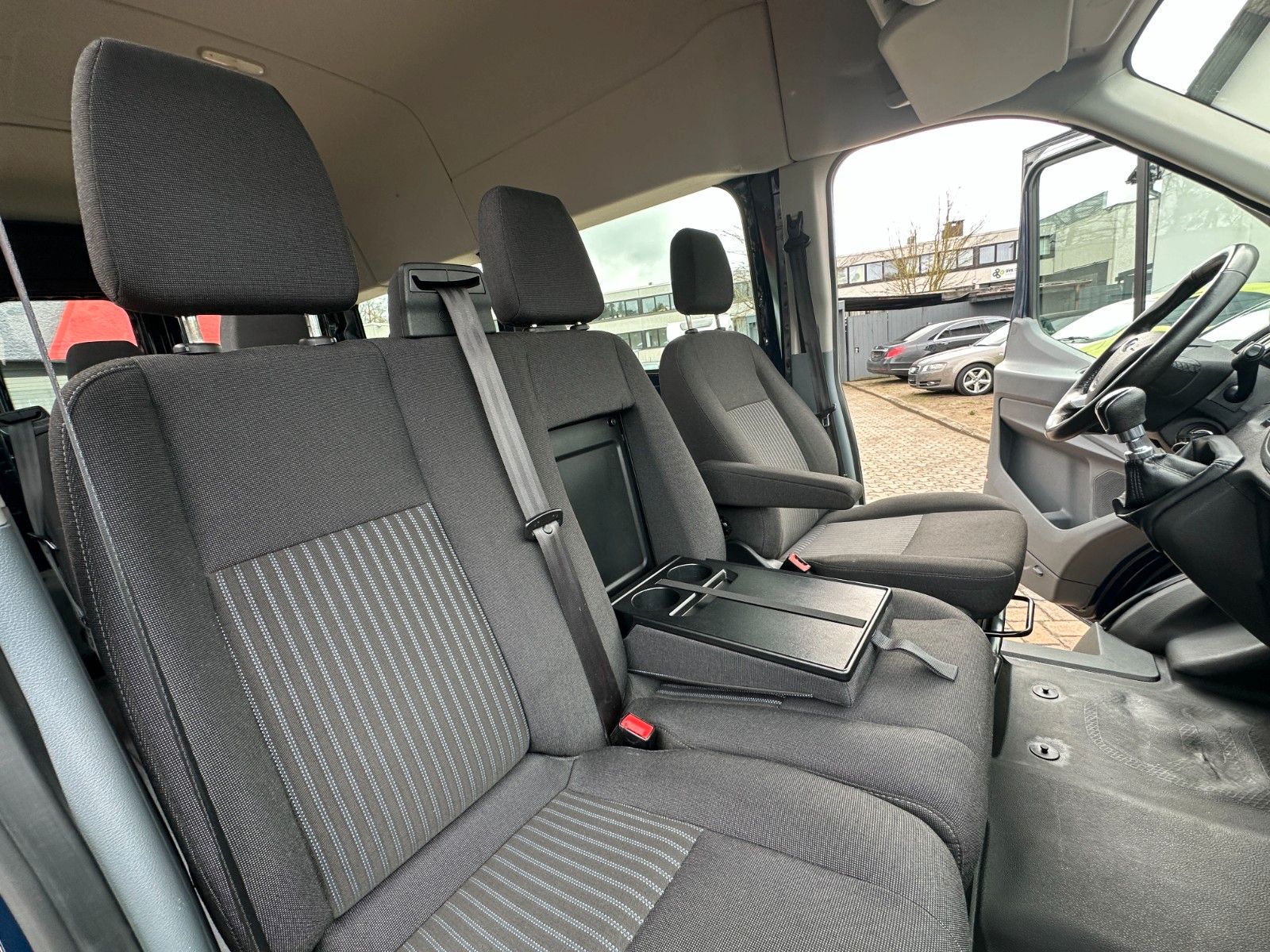 Fahrzeugabbildung Ford Transit Kombi 350 L3 Trend HU neu 170 PS AHK