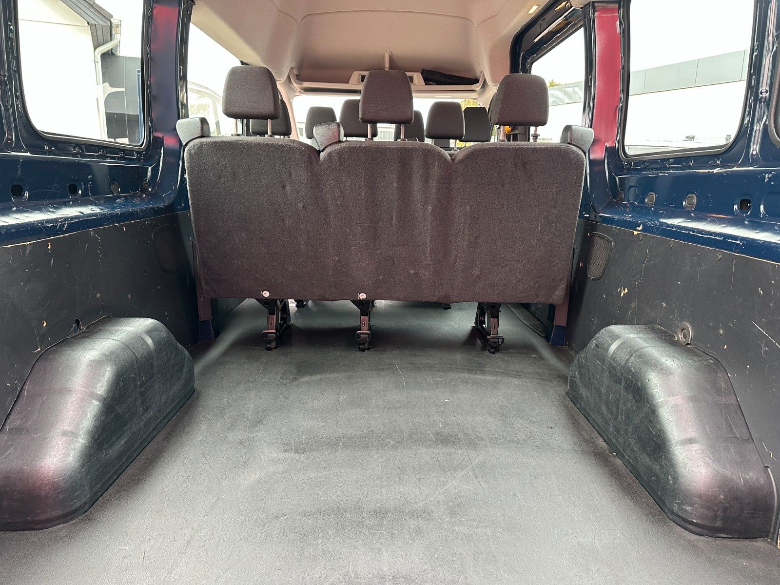 Fahrzeugabbildung Ford Transit Kombi 350 L3 Trend HU neu 170 PS AHK