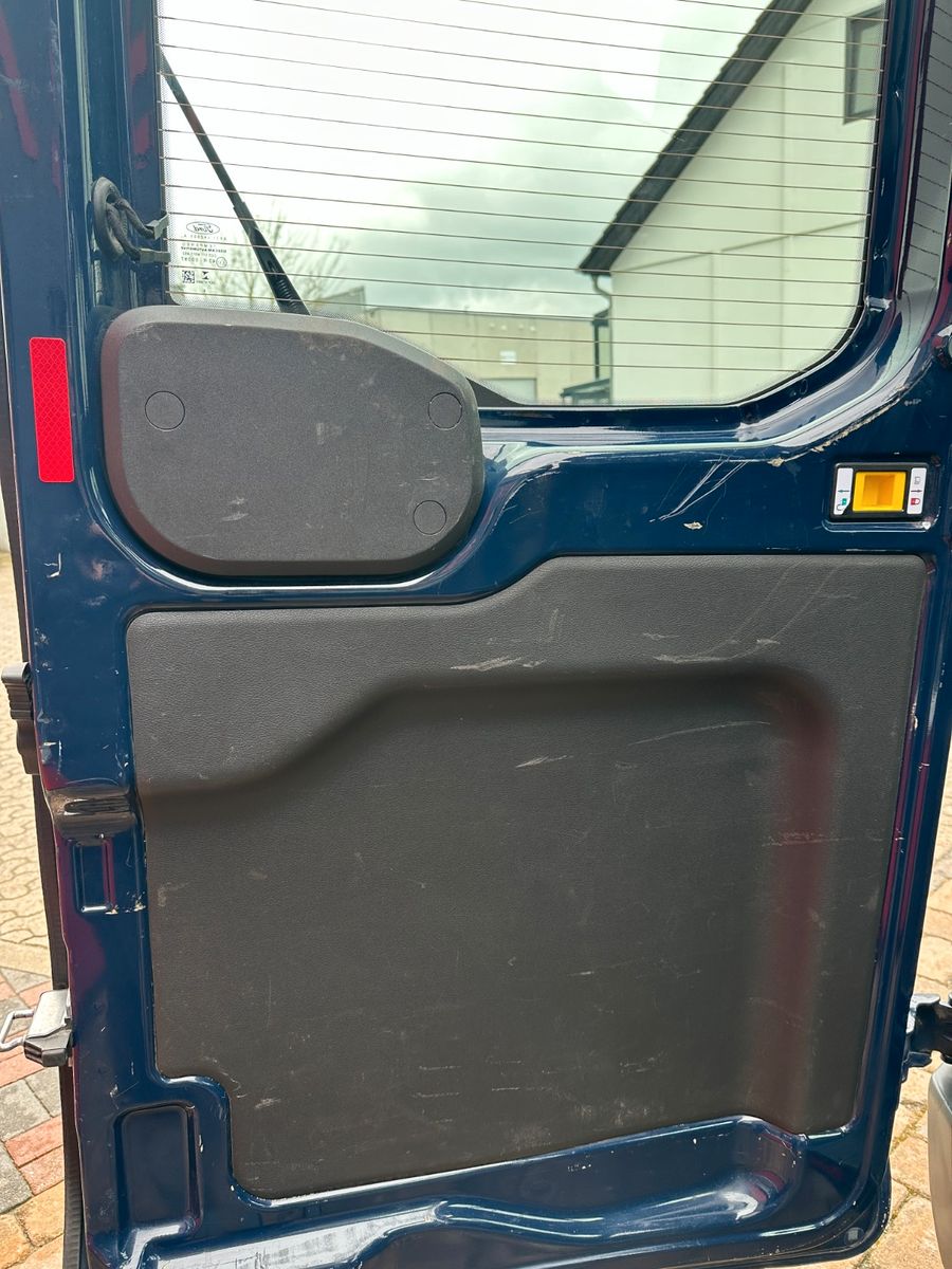 Fahrzeugabbildung Ford Transit Kombi 350 L3 Trend HU neu 170 PS AHK