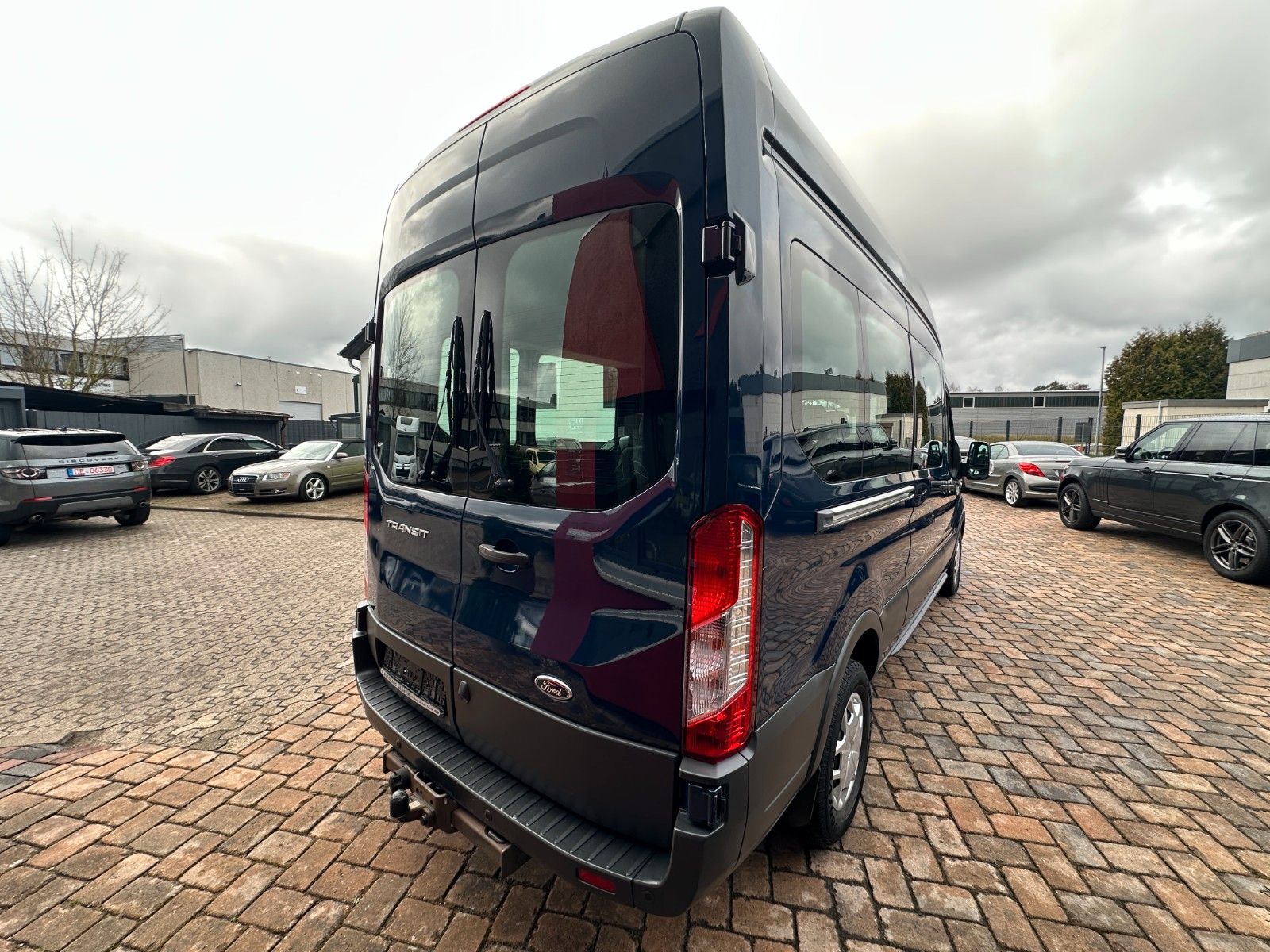 Fahrzeugabbildung Ford Transit Kombi 350 L3 Trend HU neu 170 PS AHK