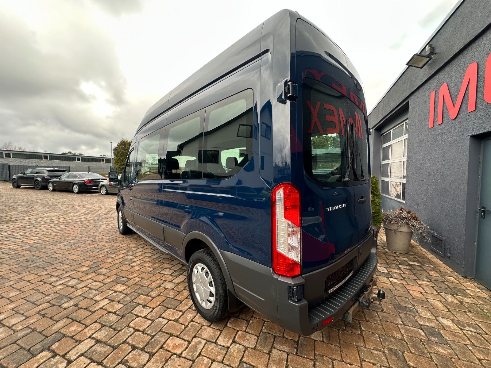 Fahrzeugabbildung Ford Transit Kombi 350 L3 Trend HU neu 170 PS AHK