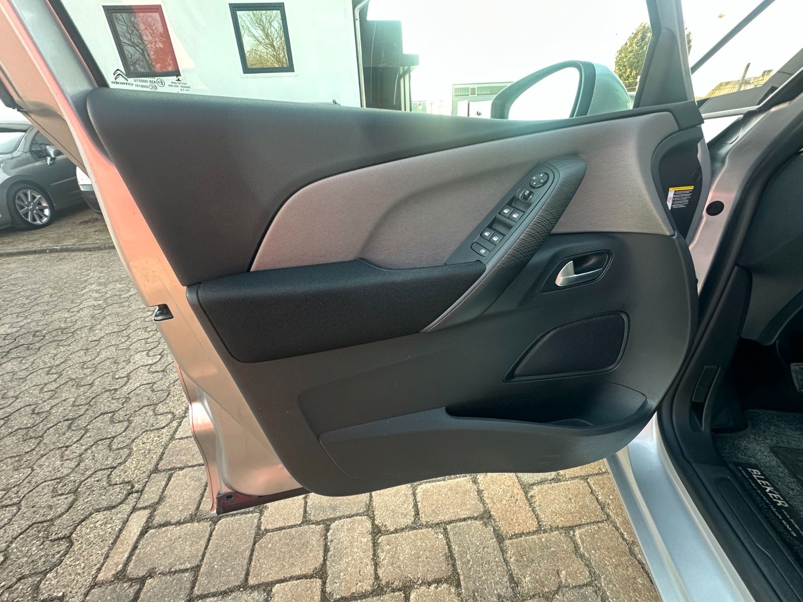 Fahrzeugabbildung Citroën C4 Picasso/Spacetourer 130 PS HU neu Navi SH