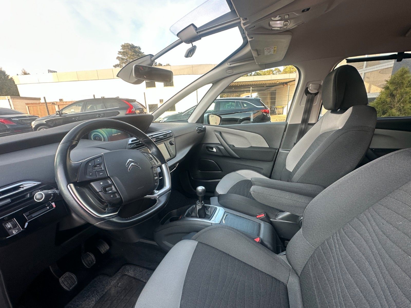 Fahrzeugabbildung Citroën C4 Picasso/Spacetourer 130 PS HU neu Navi SH