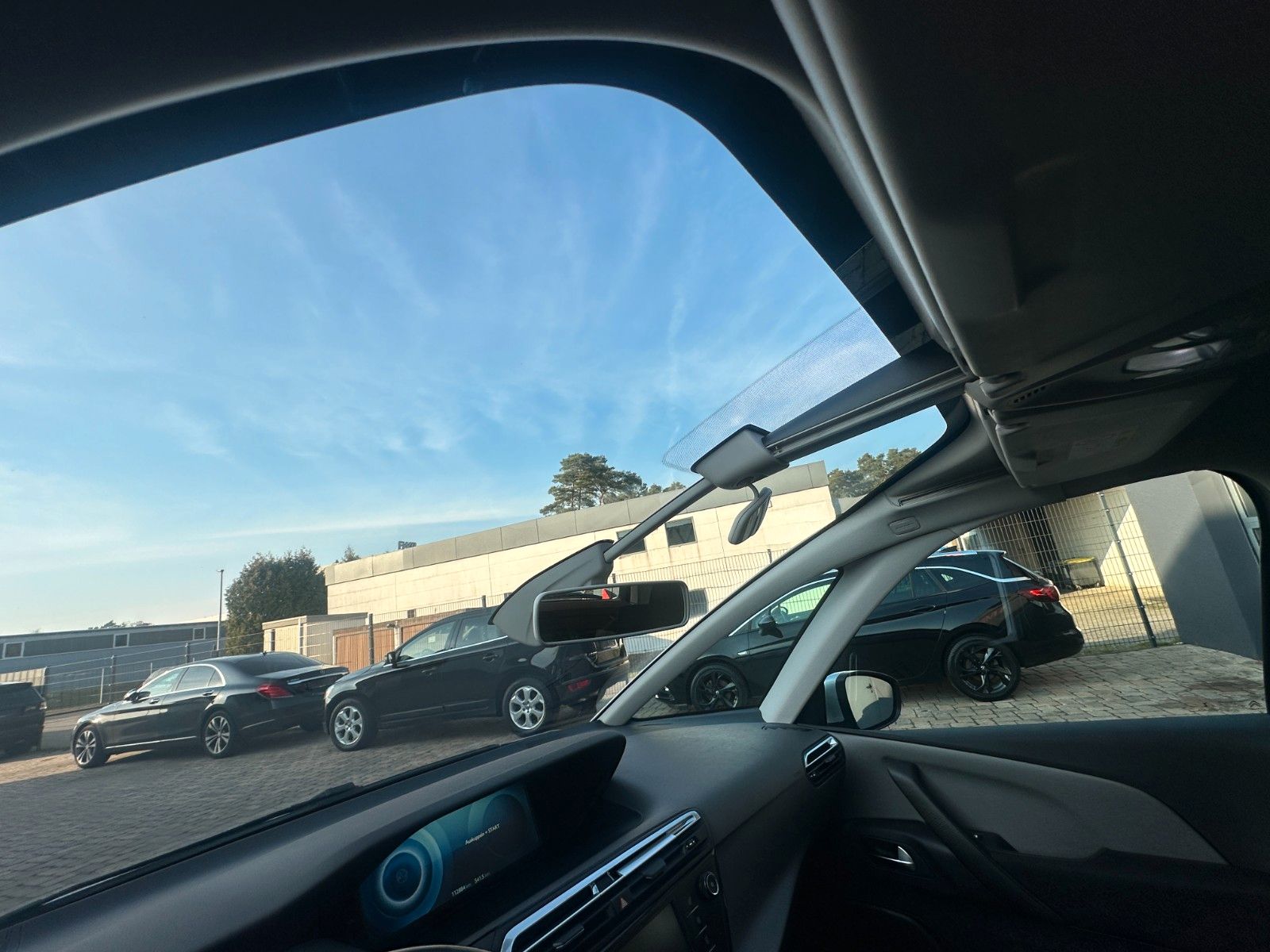 Fahrzeugabbildung Citroën C4 Picasso/Spacetourer 130 PS HU neu Navi SH