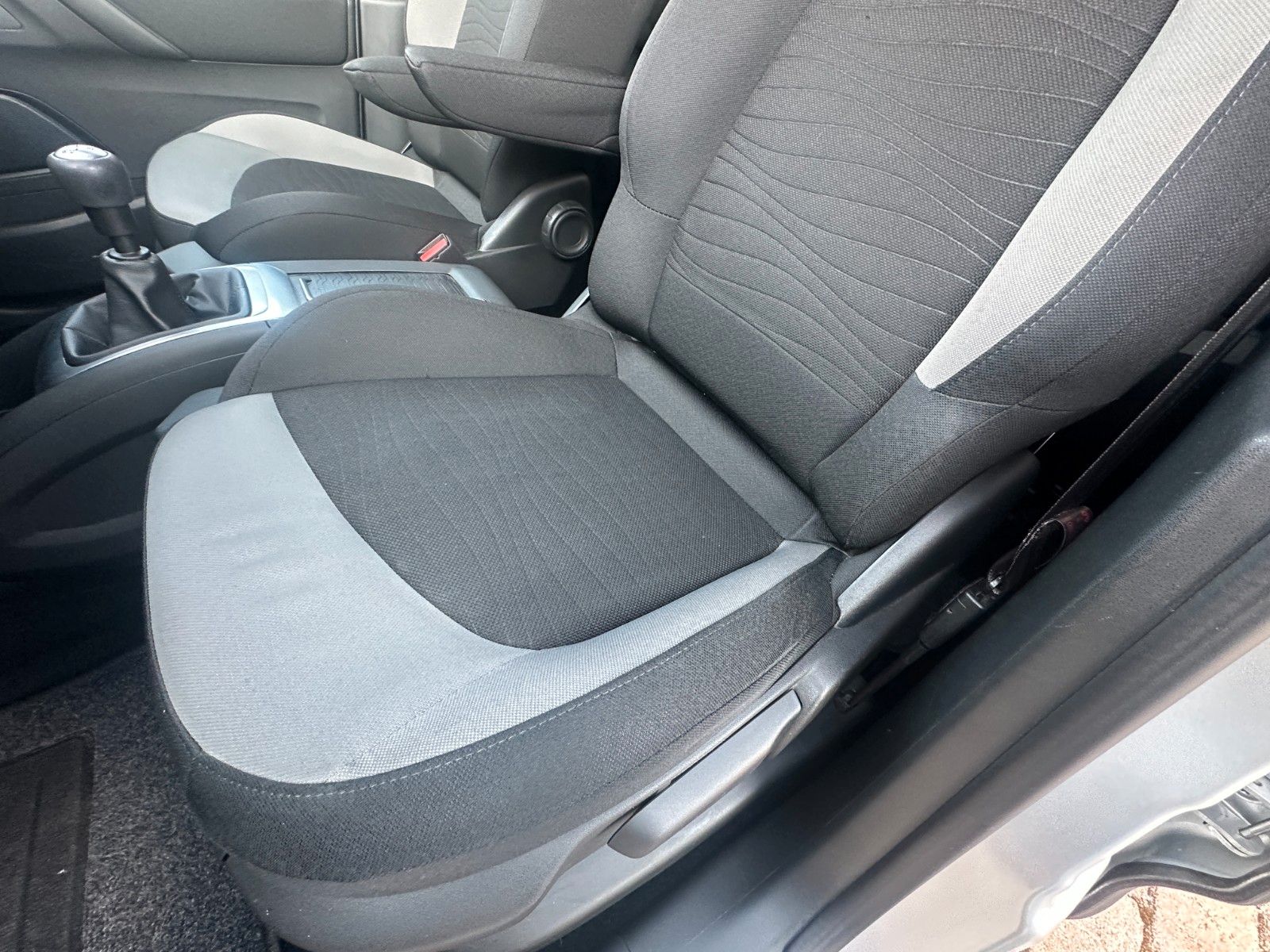 Fahrzeugabbildung Citroën C4 Picasso/Spacetourer 130 PS HU neu Navi SH