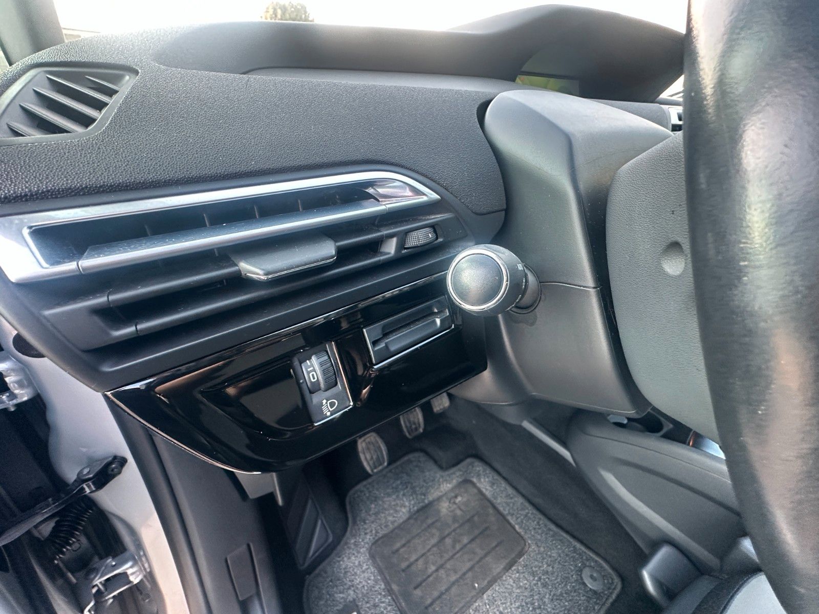 Fahrzeugabbildung Citroën C4 Picasso/Spacetourer 130 PS HU neu Navi SH