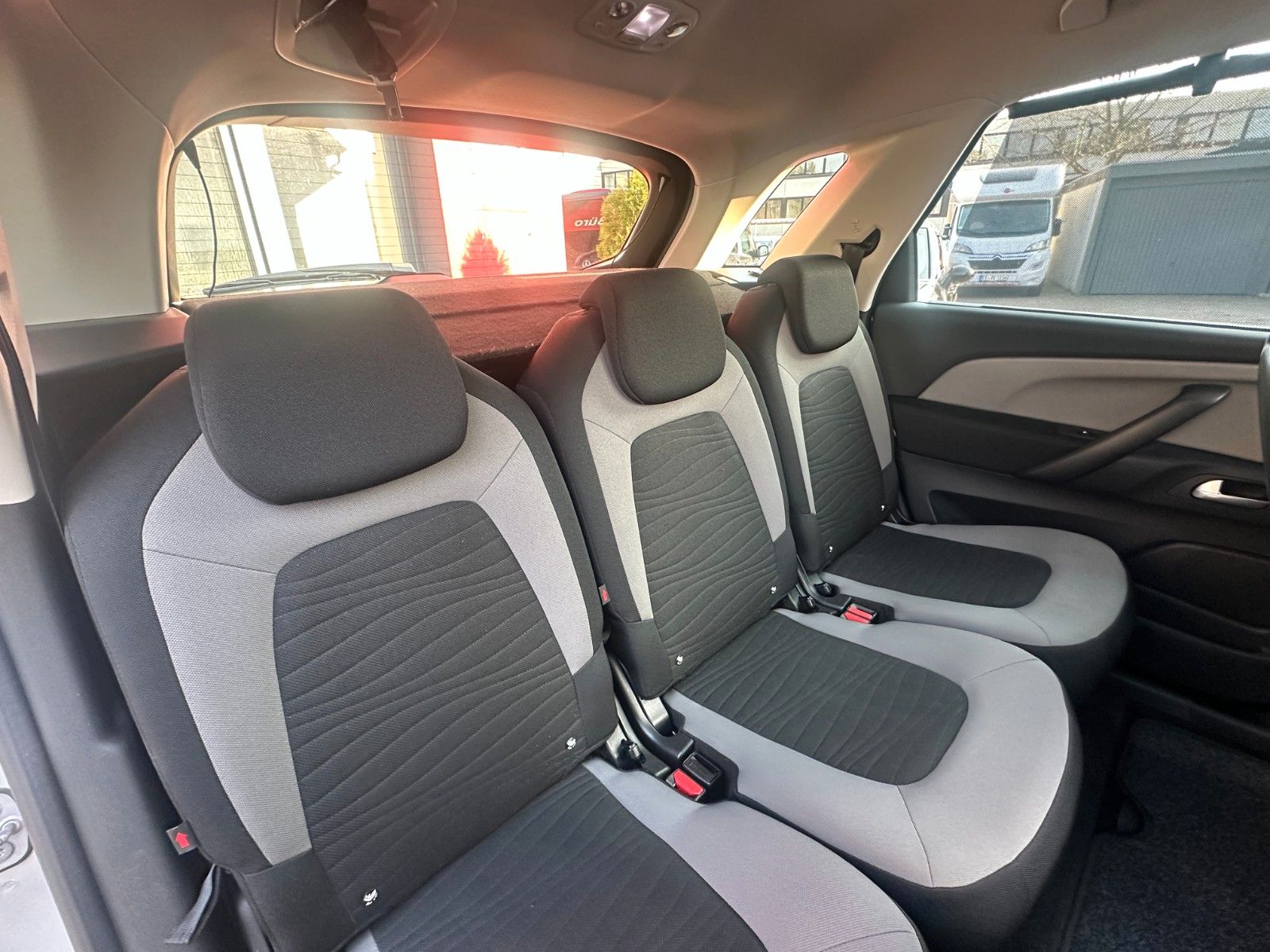 Fahrzeugabbildung Citroën C4 Picasso/Spacetourer 130 PS HU neu Navi SH
