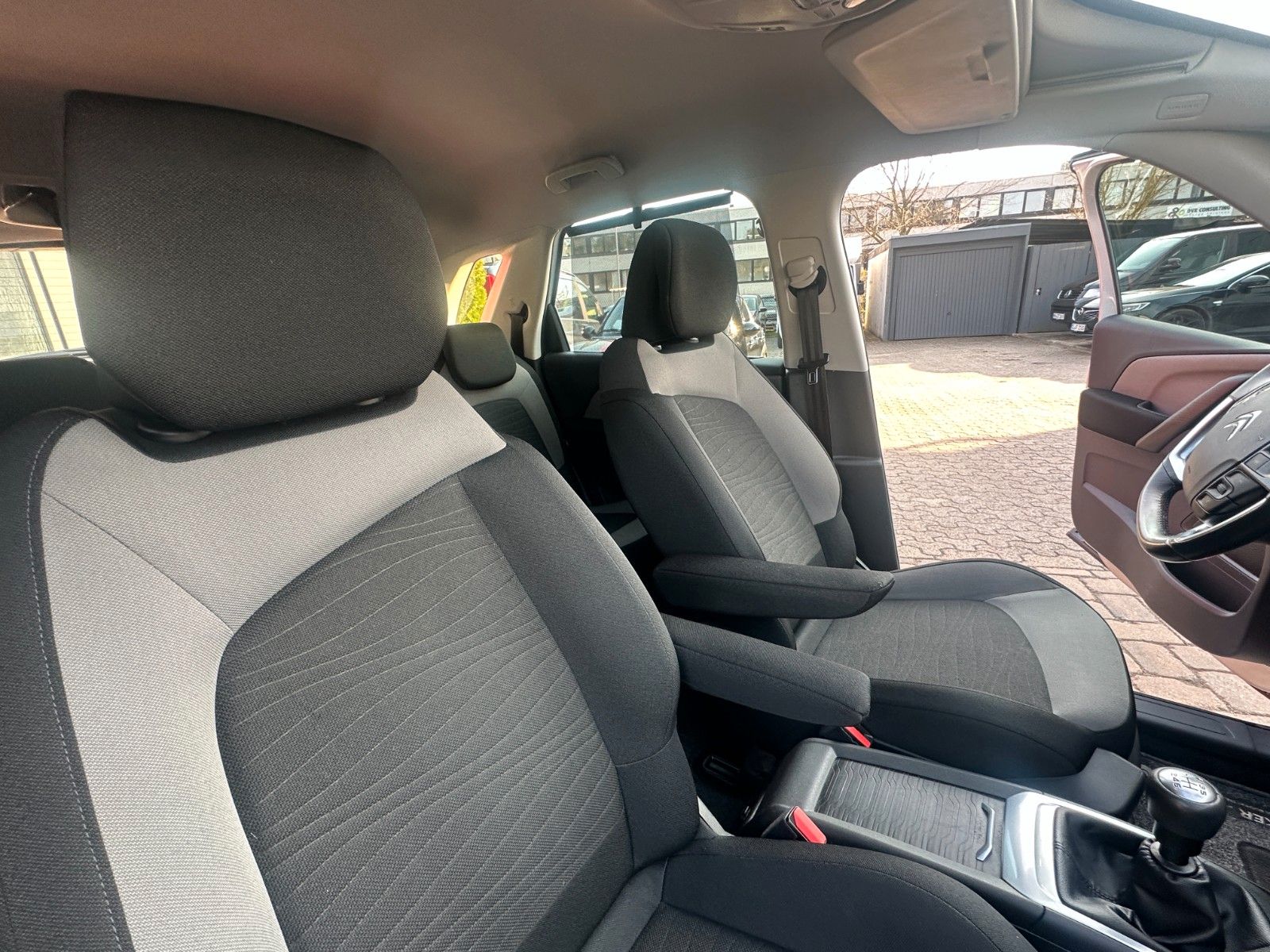 Fahrzeugabbildung Citroën C4 Picasso/Spacetourer 130 PS HU neu Navi SH