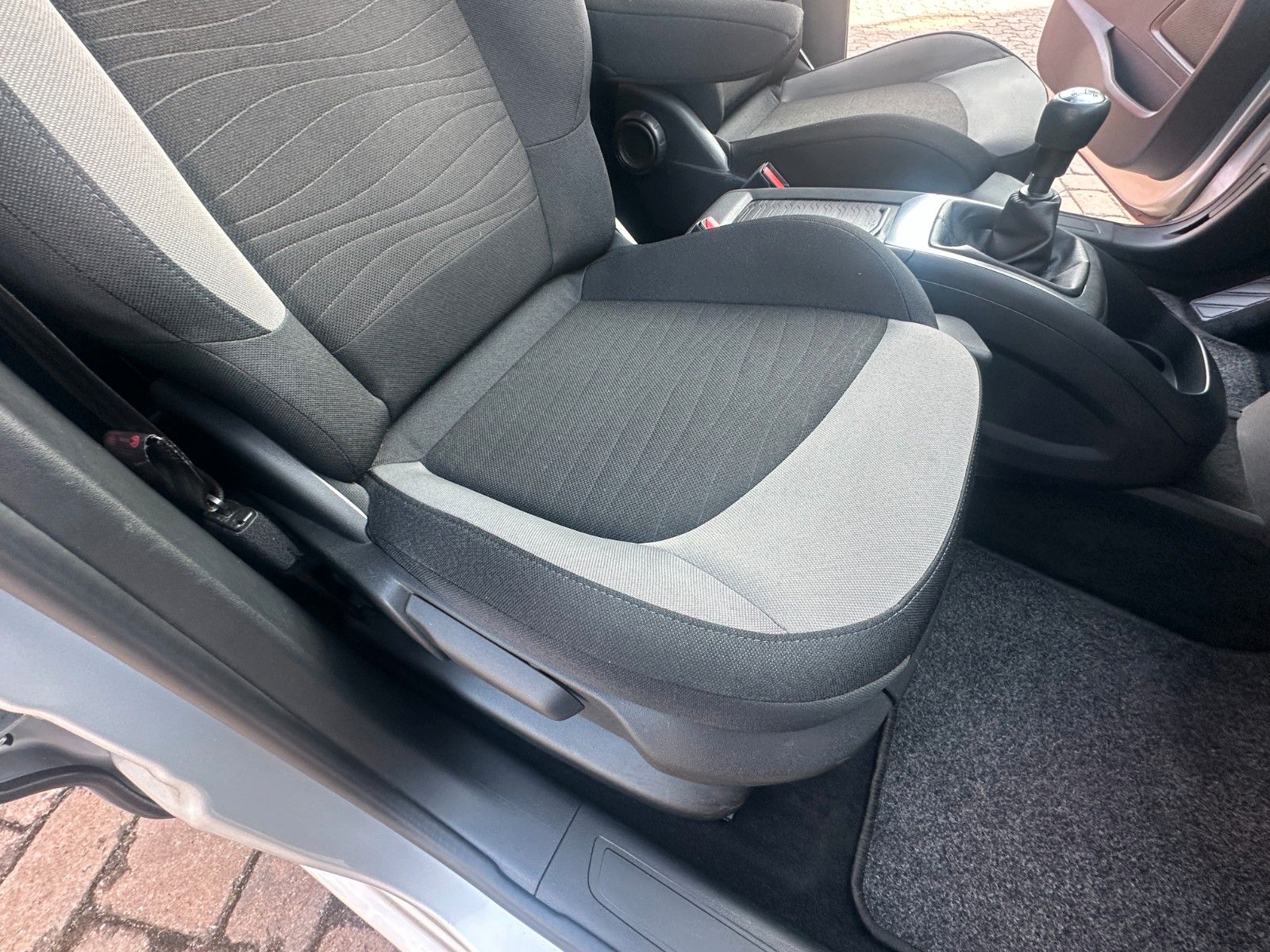 Fahrzeugabbildung Citroën C4 Picasso/Spacetourer 130 PS HU neu Navi SH