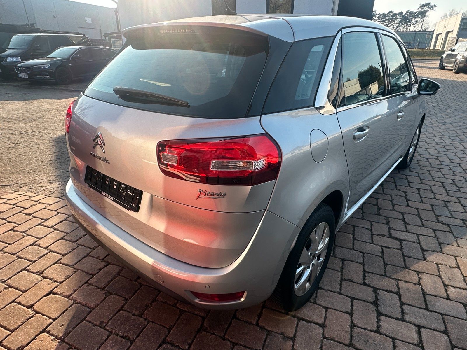 Fahrzeugabbildung Citroën C4 Picasso/Spacetourer 130 PS HU neu Navi SH