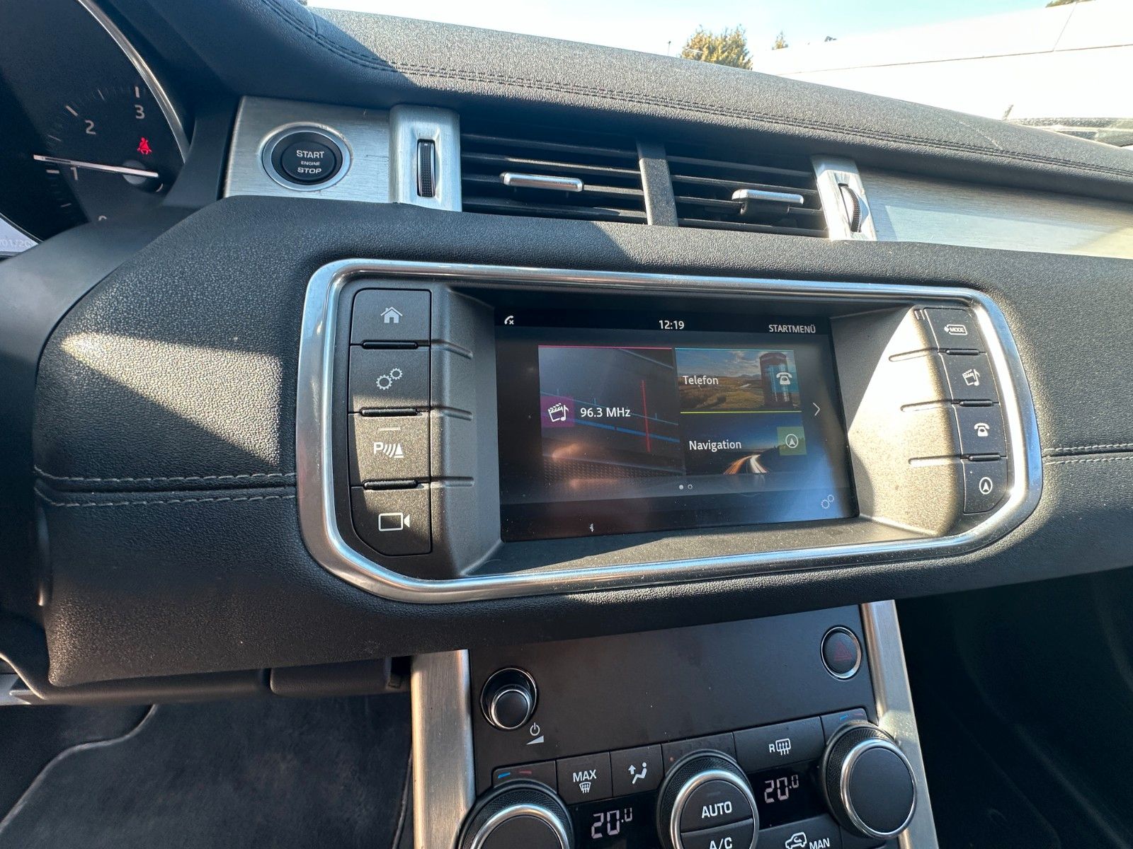 Fahrzeugabbildung Land Rover Range Rover Evoque SE Dynamic 2.0 150 PS