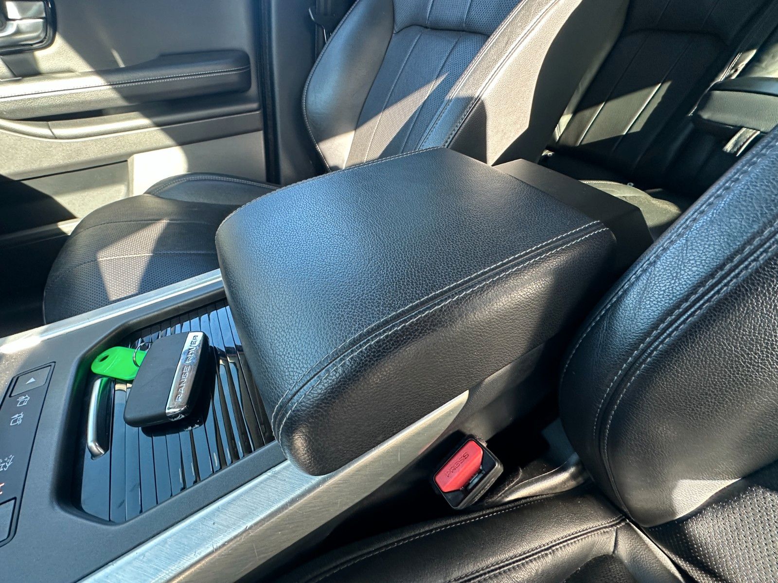 Fahrzeugabbildung Land Rover Range Rover Evoque SE Dynamic 2.0 150 PS