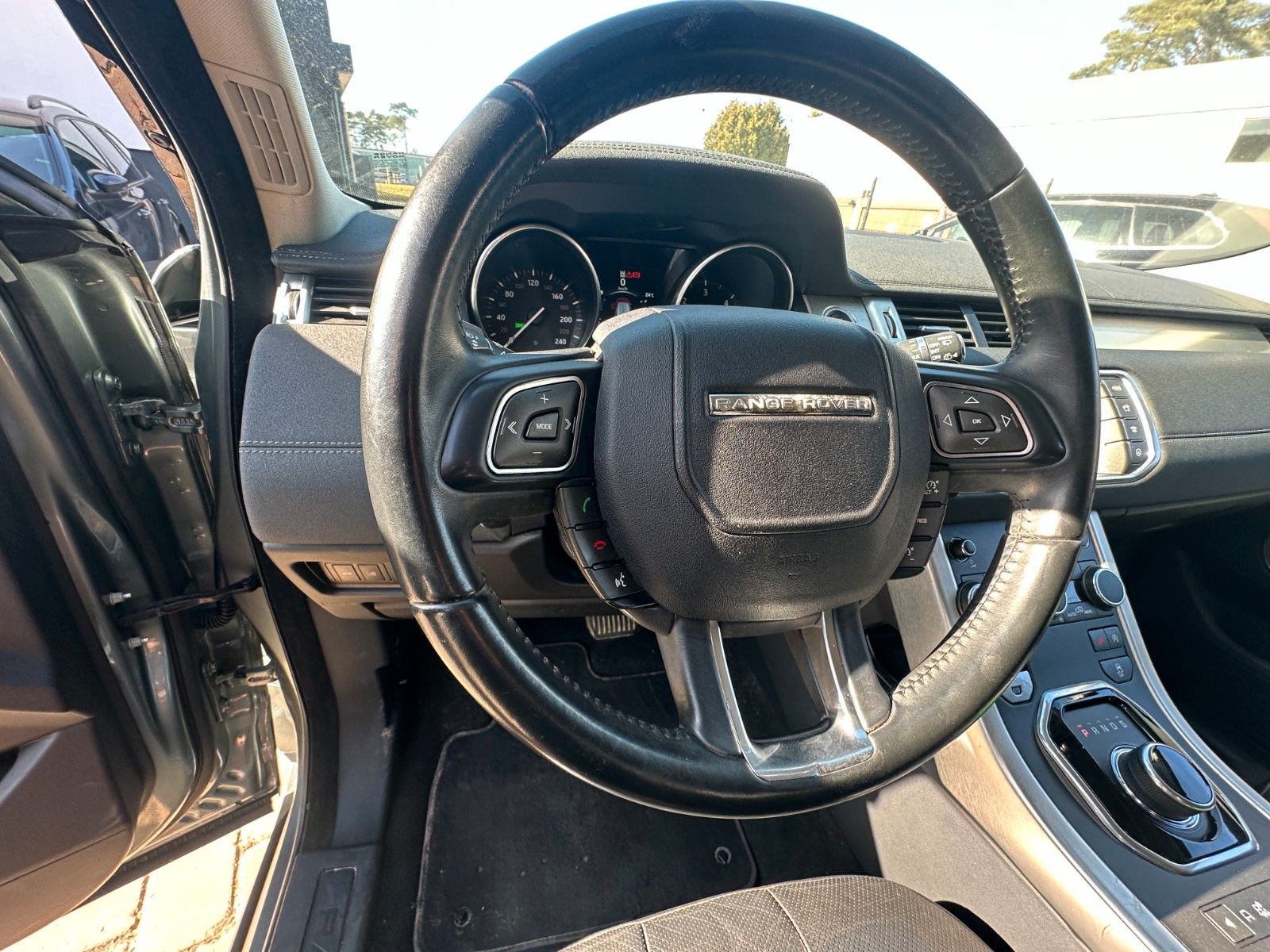 Fahrzeugabbildung Land Rover Range Rover Evoque SE Dynamic 2.0 150 PS