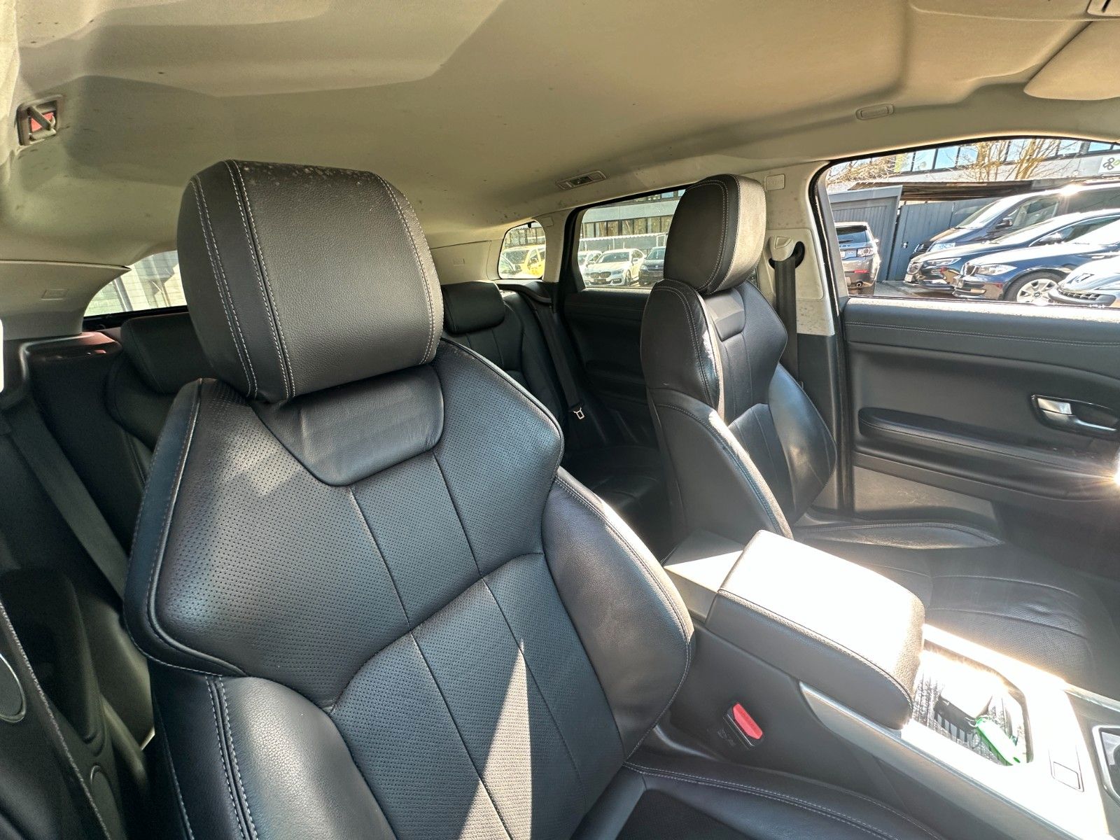 Fahrzeugabbildung Land Rover Range Rover Evoque SE Dynamic 2.0 150 PS
